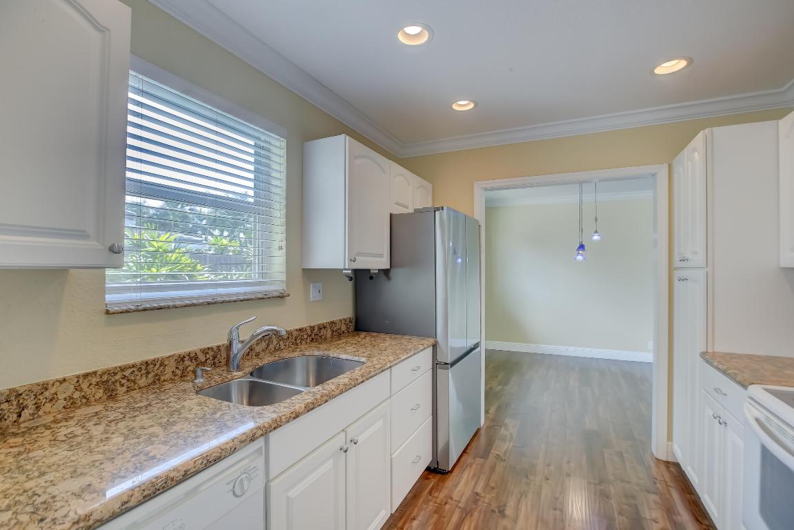 5730 NE 22nd Terrace