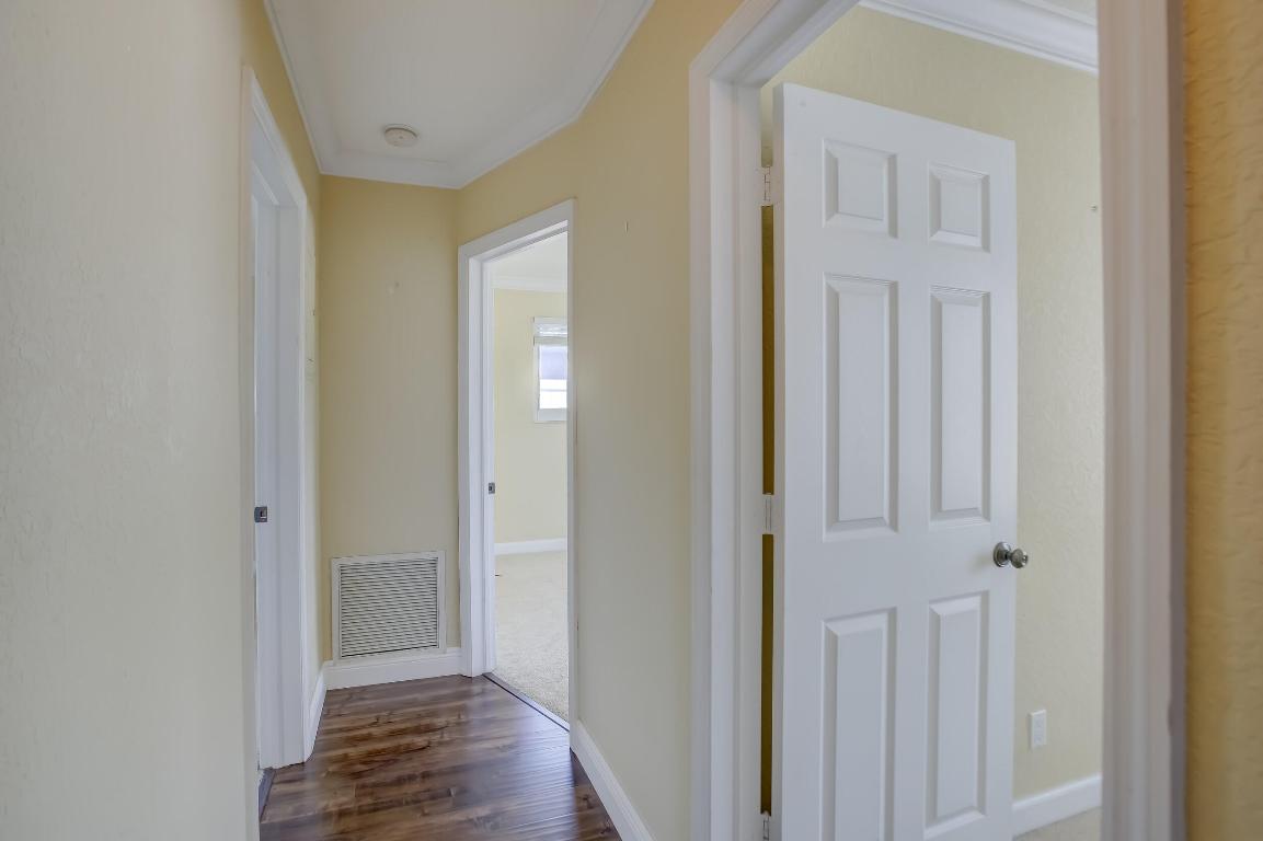 5730 NE 22nd Terrace