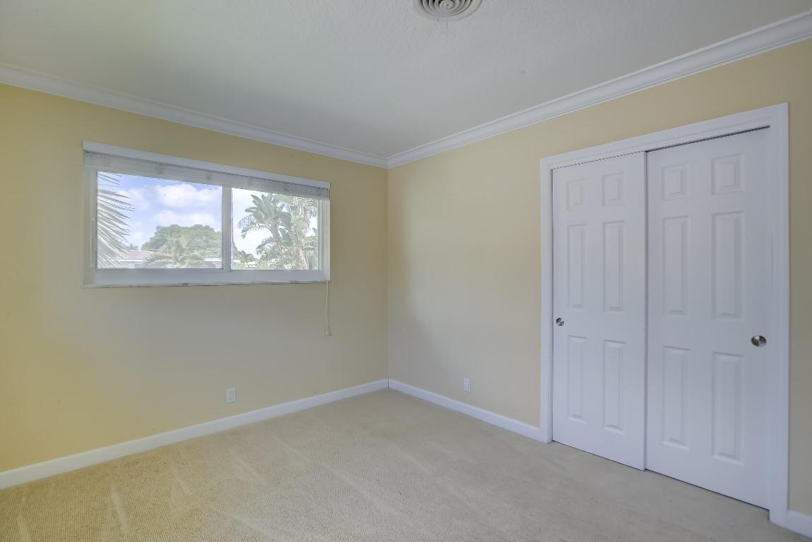 5730 NE 22nd Terrace