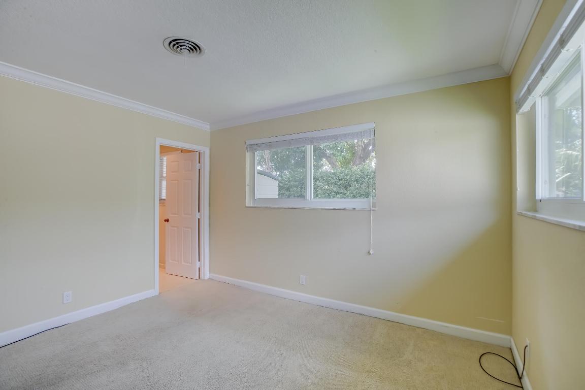 5730 NE 22nd Terrace