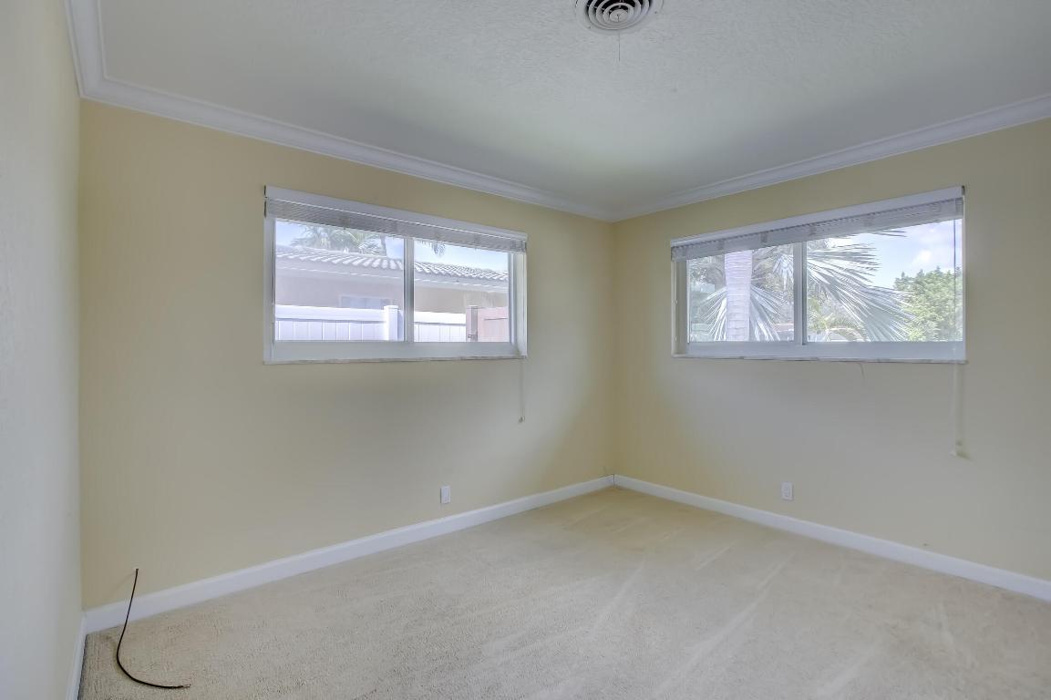 5730 NE 22nd Terrace