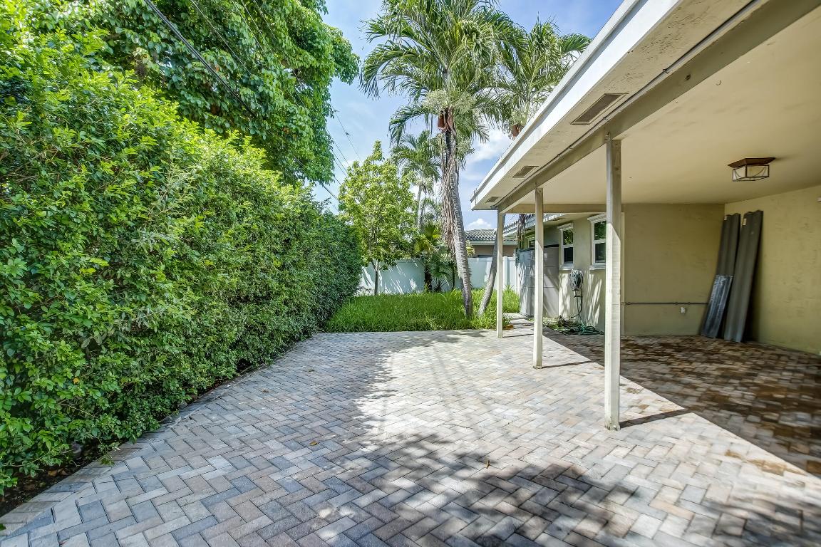 5730 NE 22nd Terrace