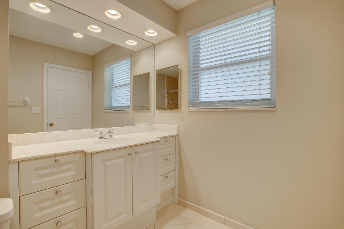 5730 NE 22nd Terrace