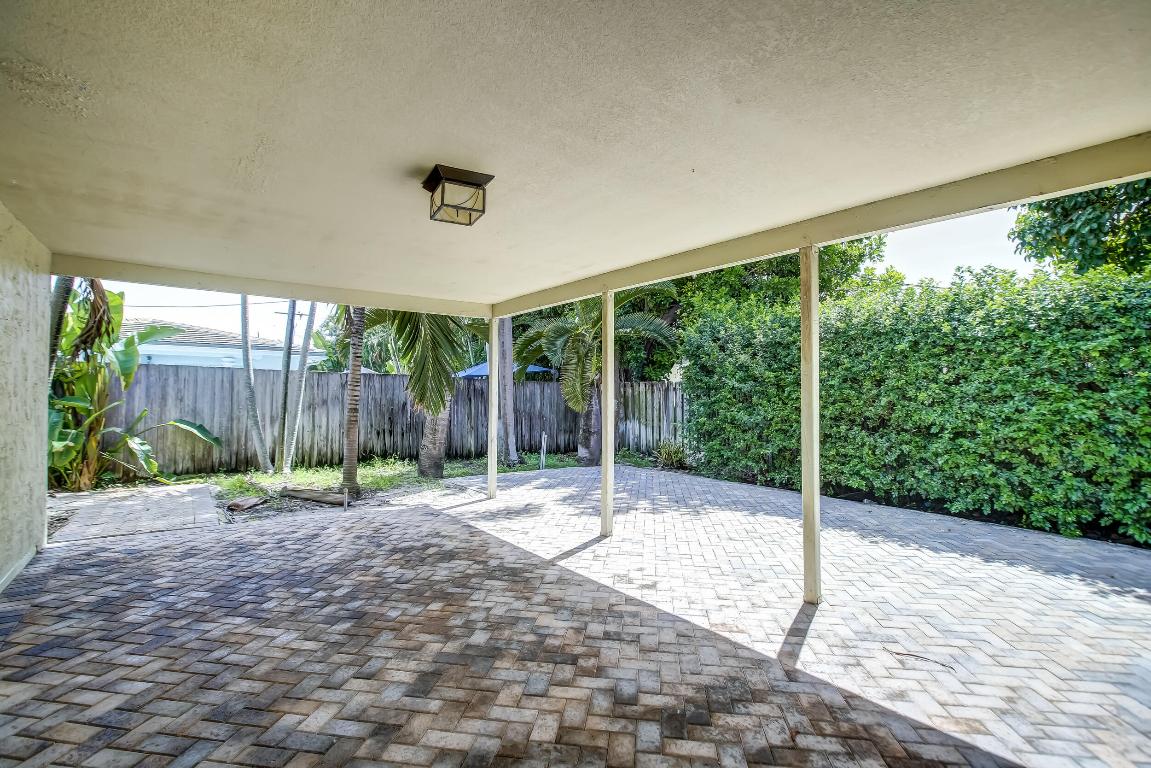 5730 NE 22nd Terrace