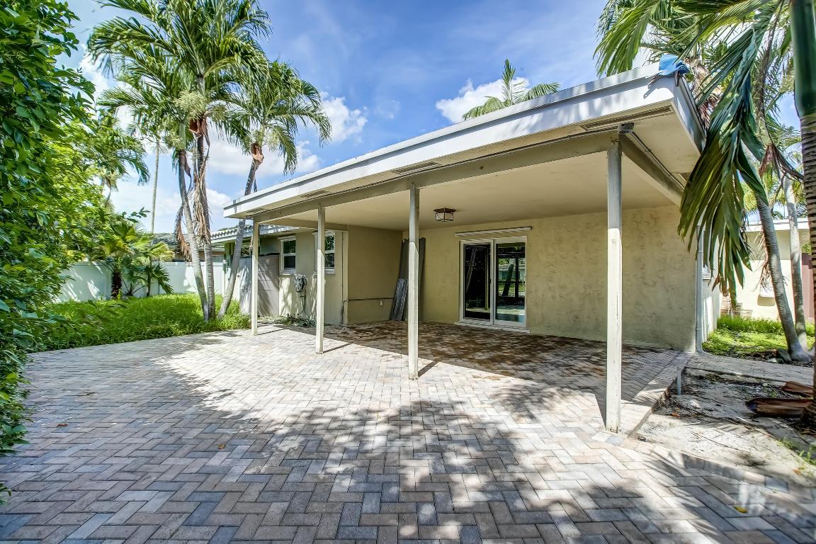 5730 NE 22nd Terrace