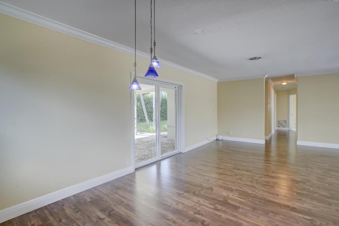 5730 NE 22nd Terrace