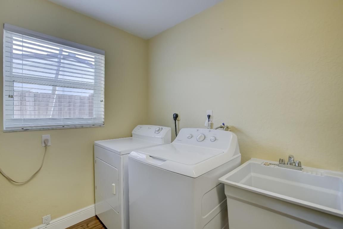 5730 NE 22nd Terrace