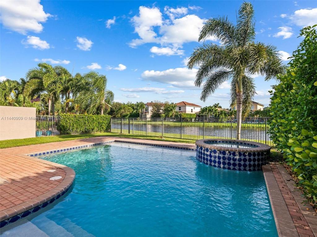 8256 Savara Streams Lane