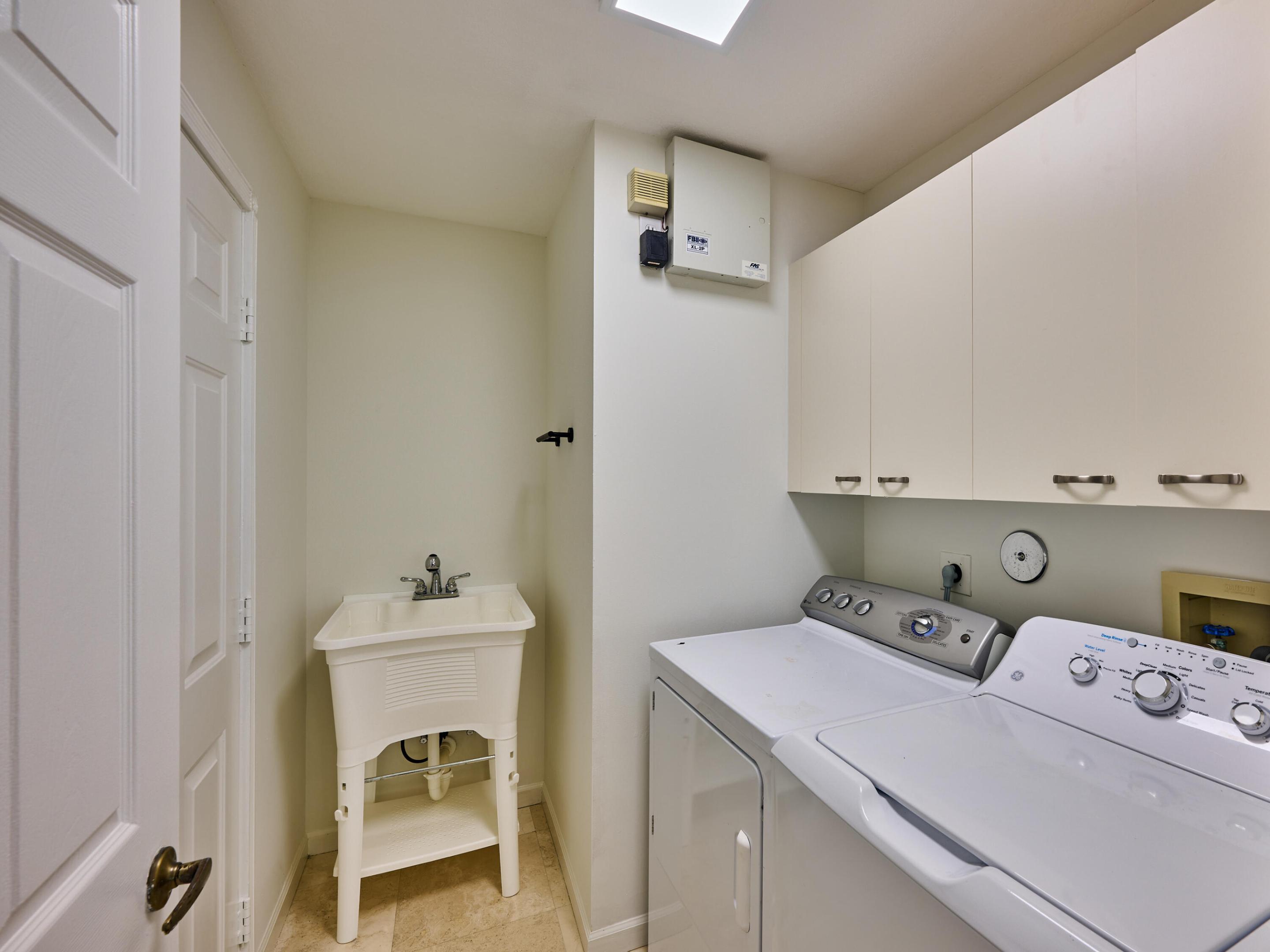 7576 Rockport Circle