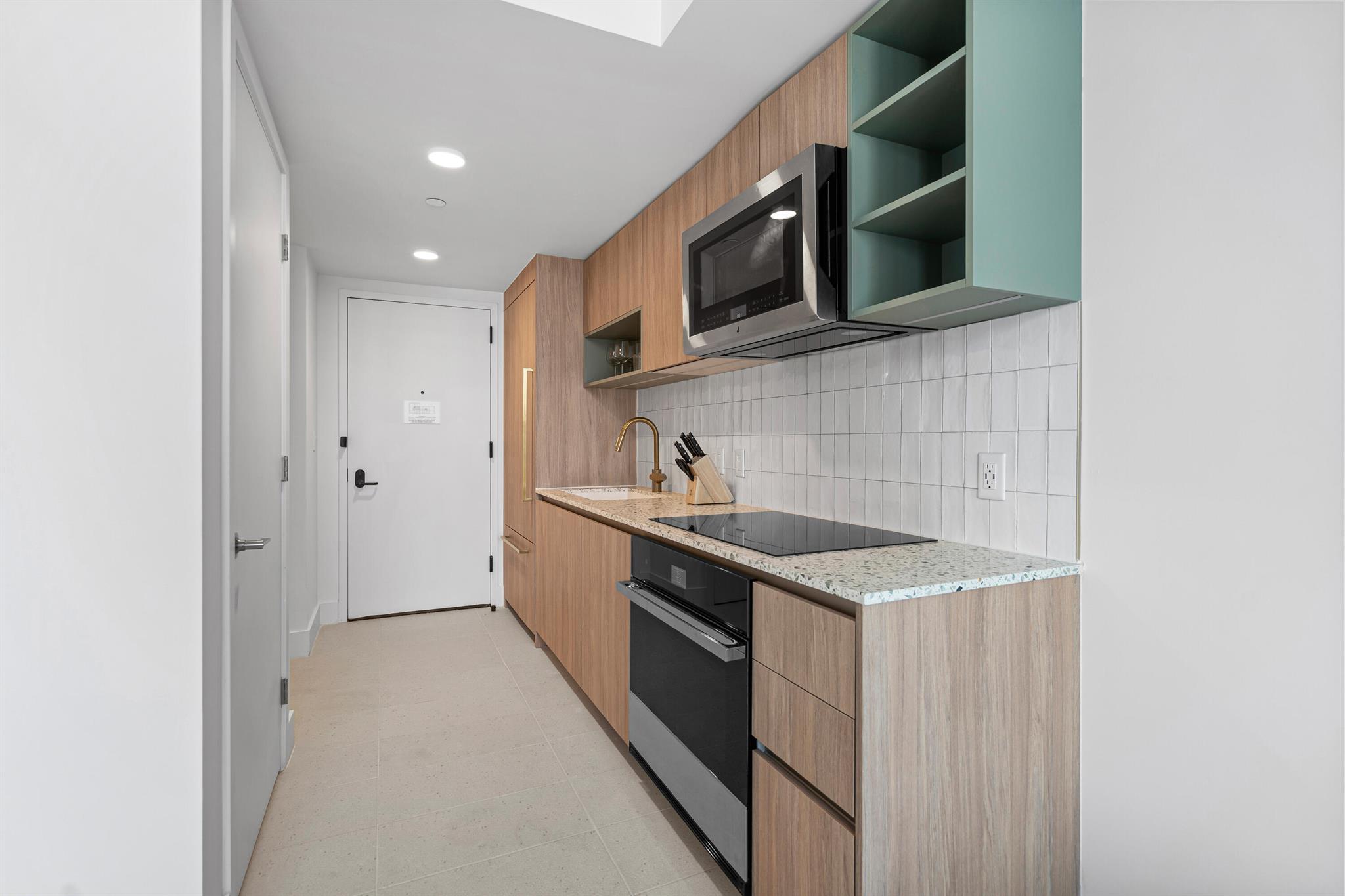 601 NE 1st Avenue 2707