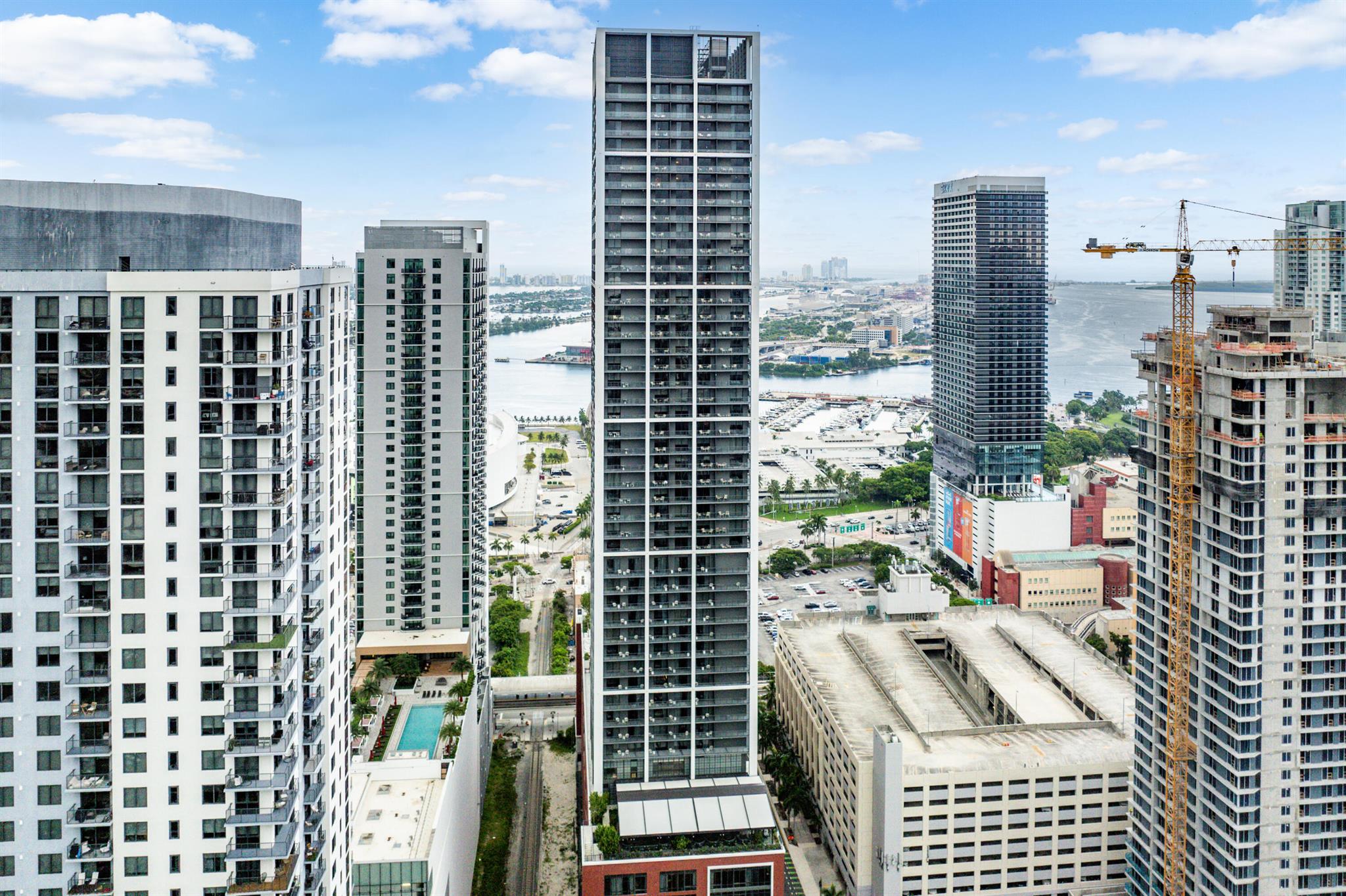 601 NE 1st Avenue 2707
