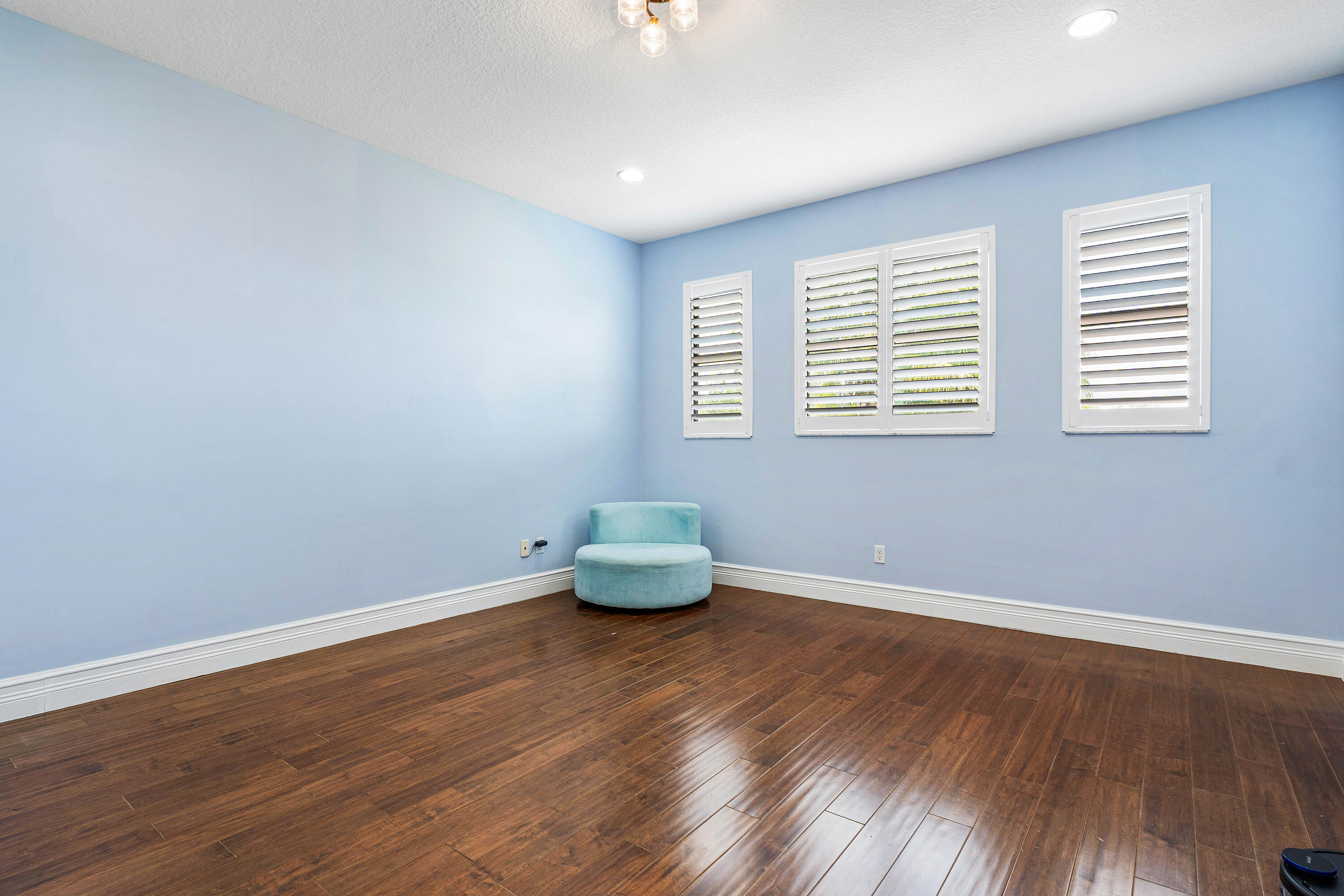 16849 Bridge Crossing Circle