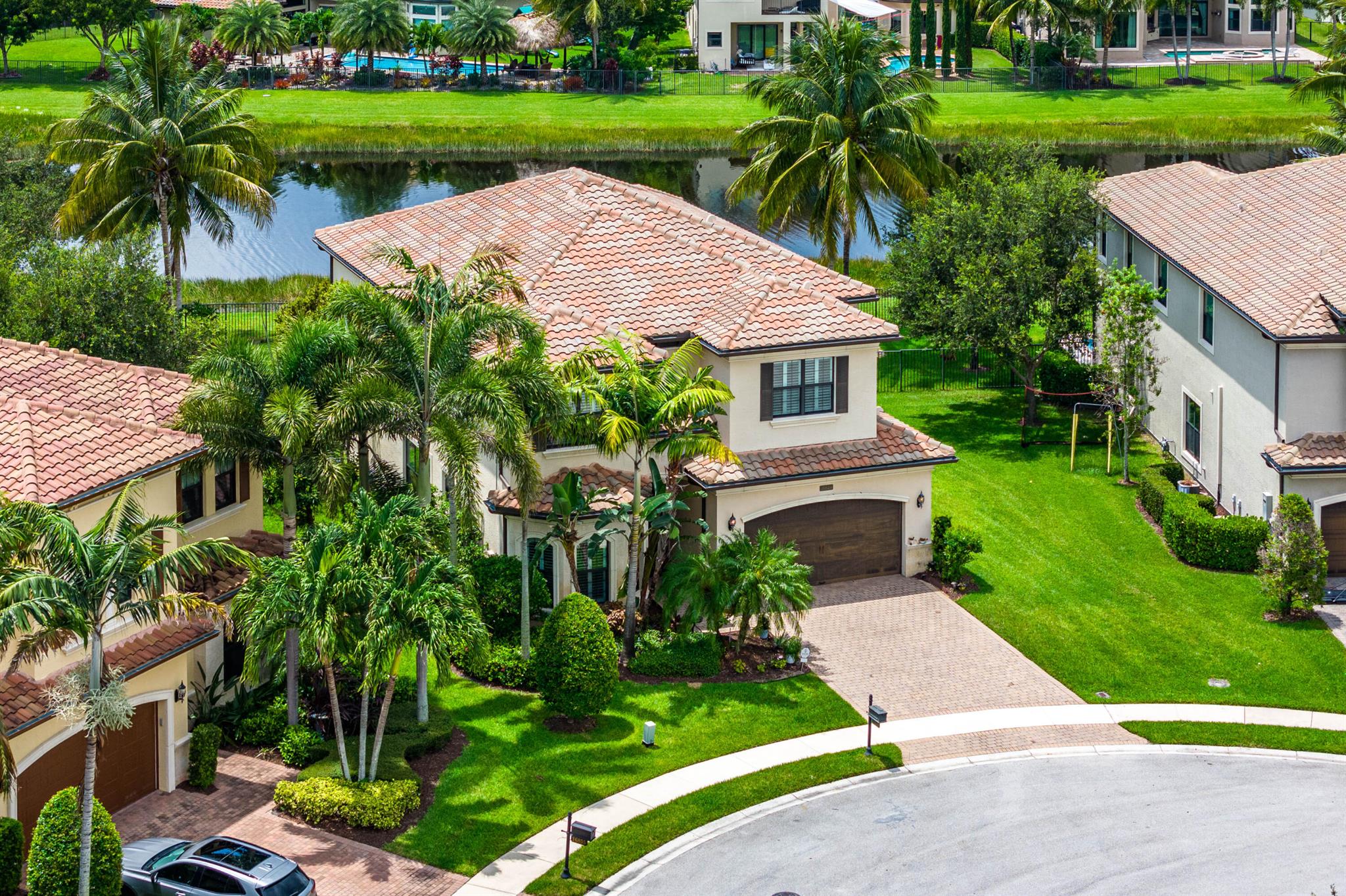 16849 Bridge Crossing Circle