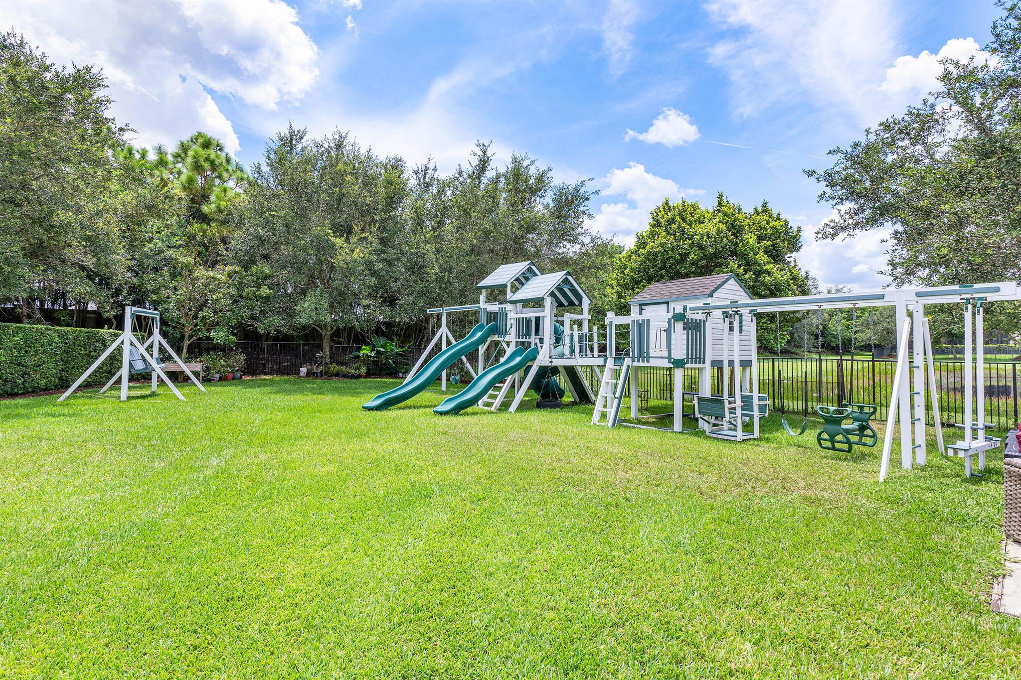 16849 Bridge Crossing Circle