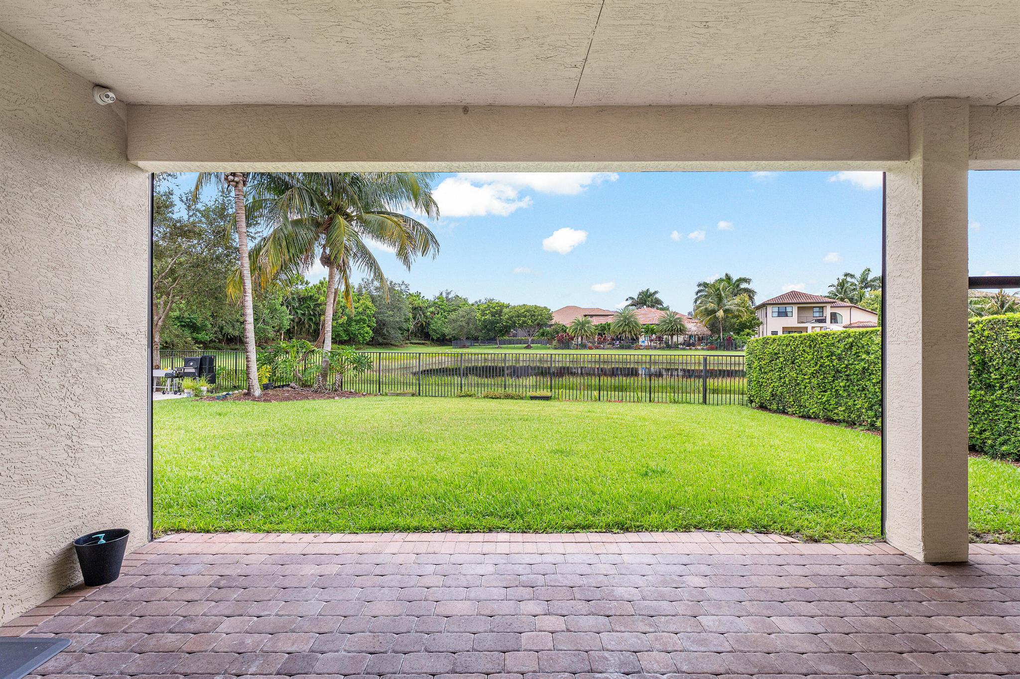 16849 Bridge Crossing Circle