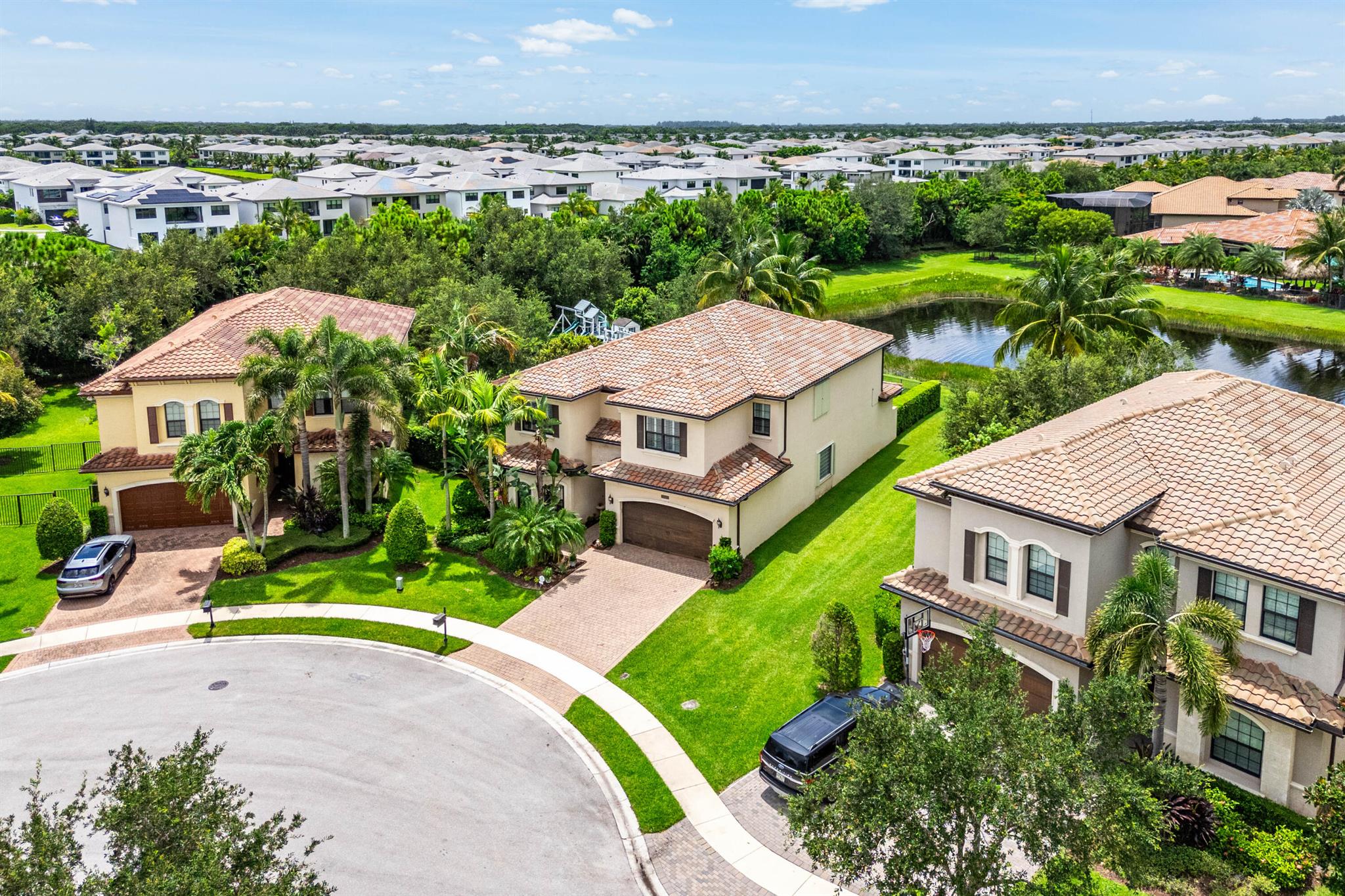 16849 Bridge Crossing Circle