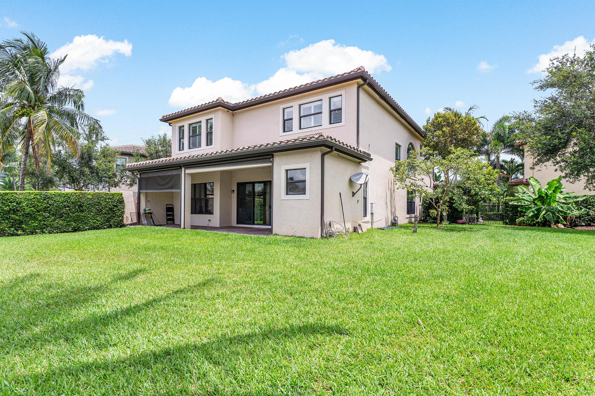 16849 Bridge Crossing Circle