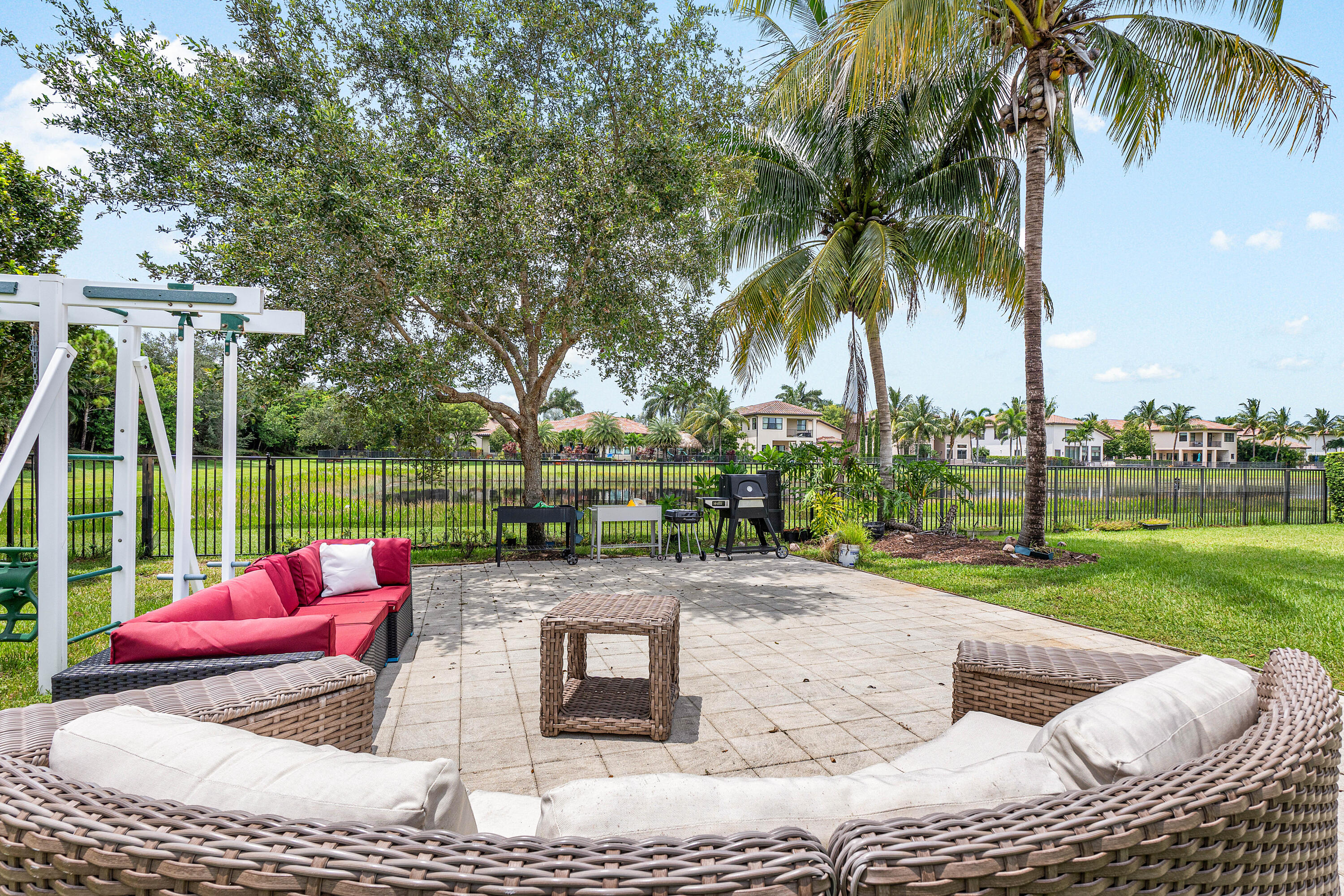 16849 Bridge Crossing Circle