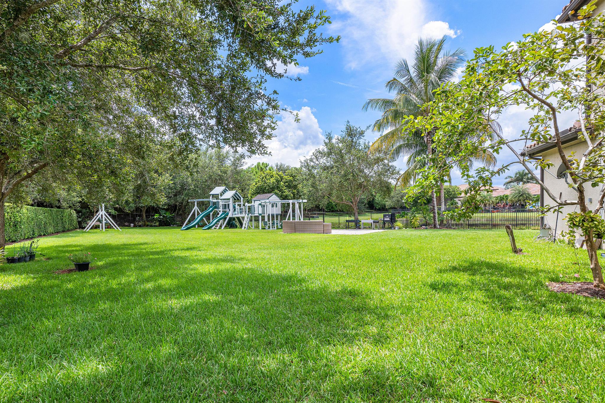 16849 Bridge Crossing Circle