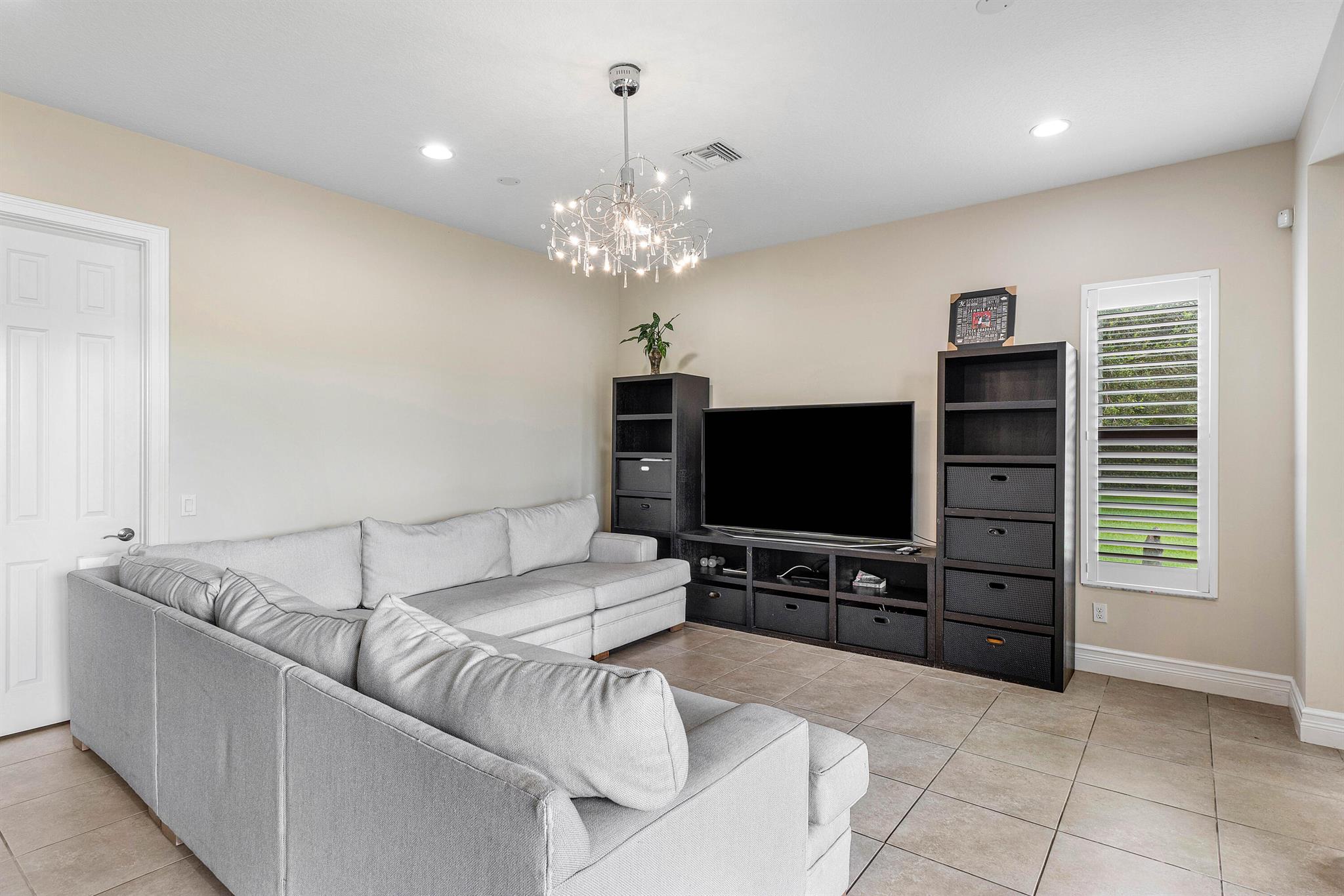 16849 Bridge Crossing Circle