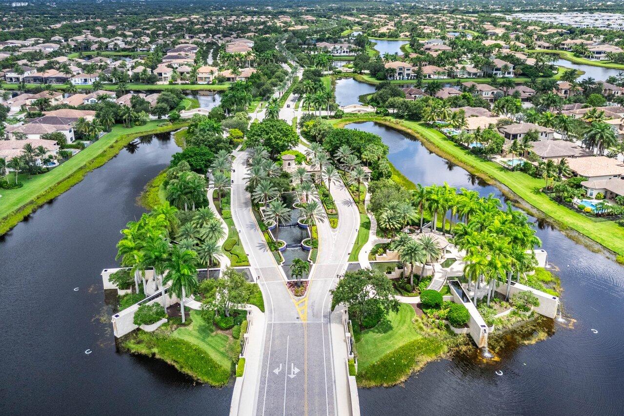 16849 Bridge Crossing Circle