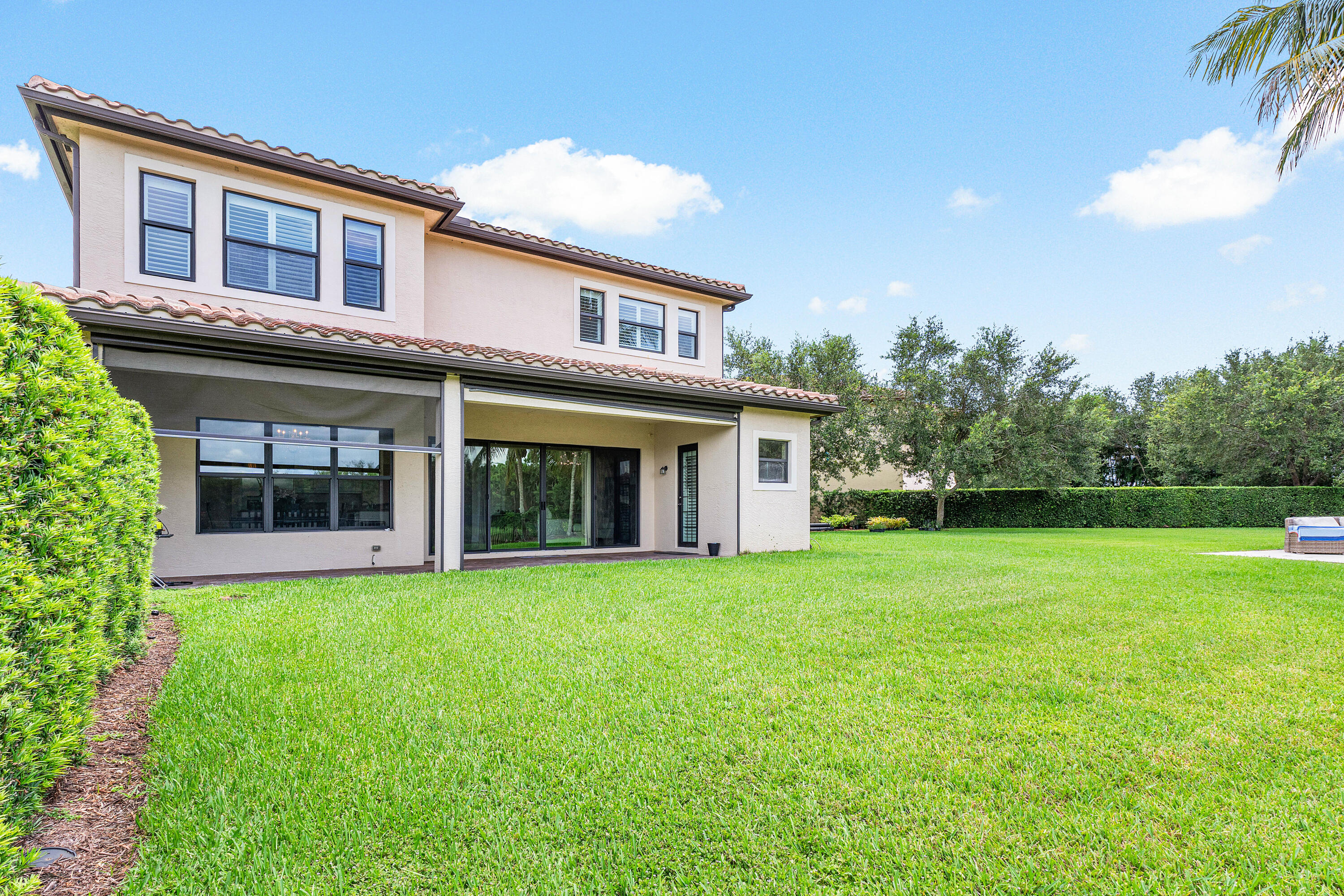 16849 Bridge Crossing Circle