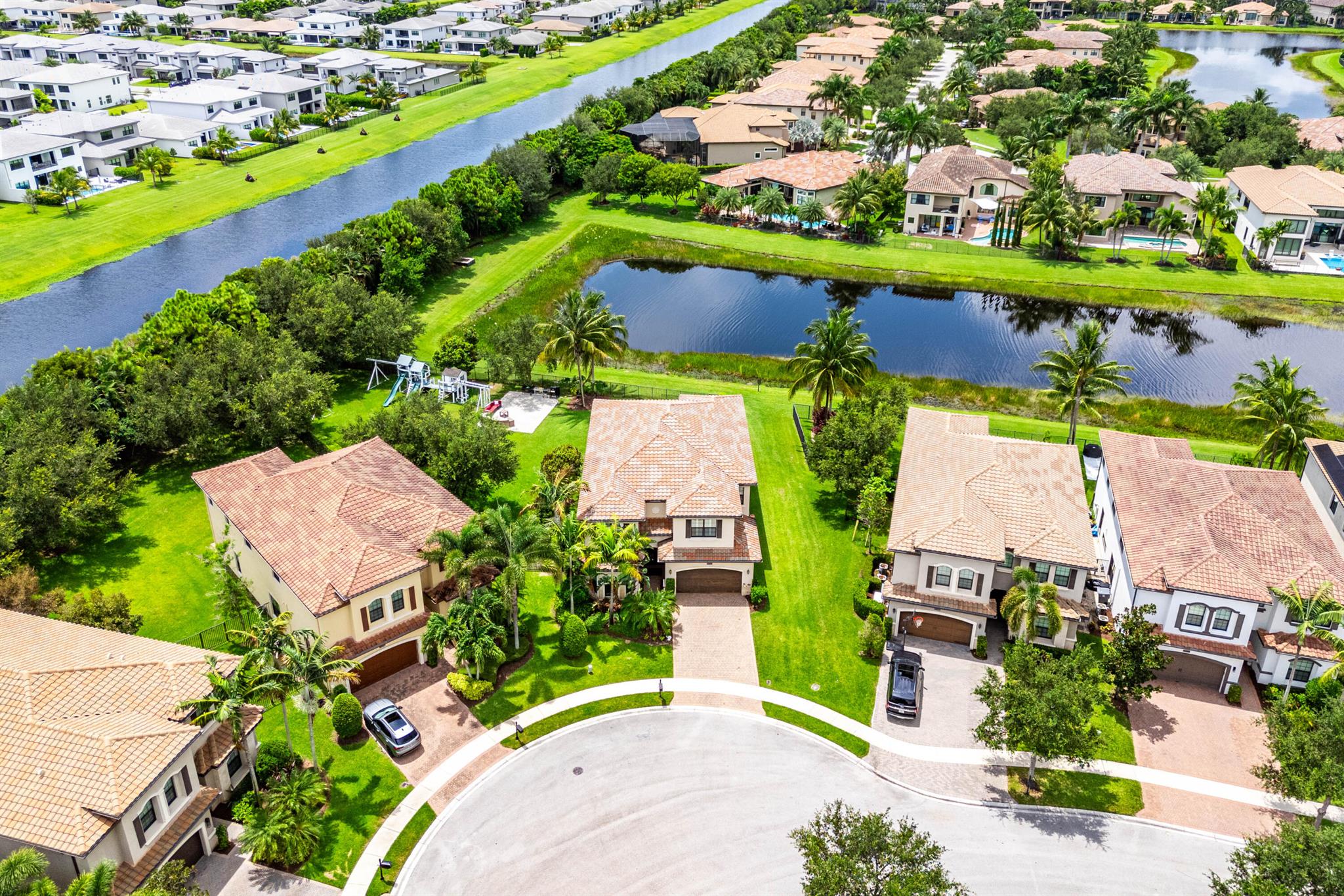 16849 Bridge Crossing Circle