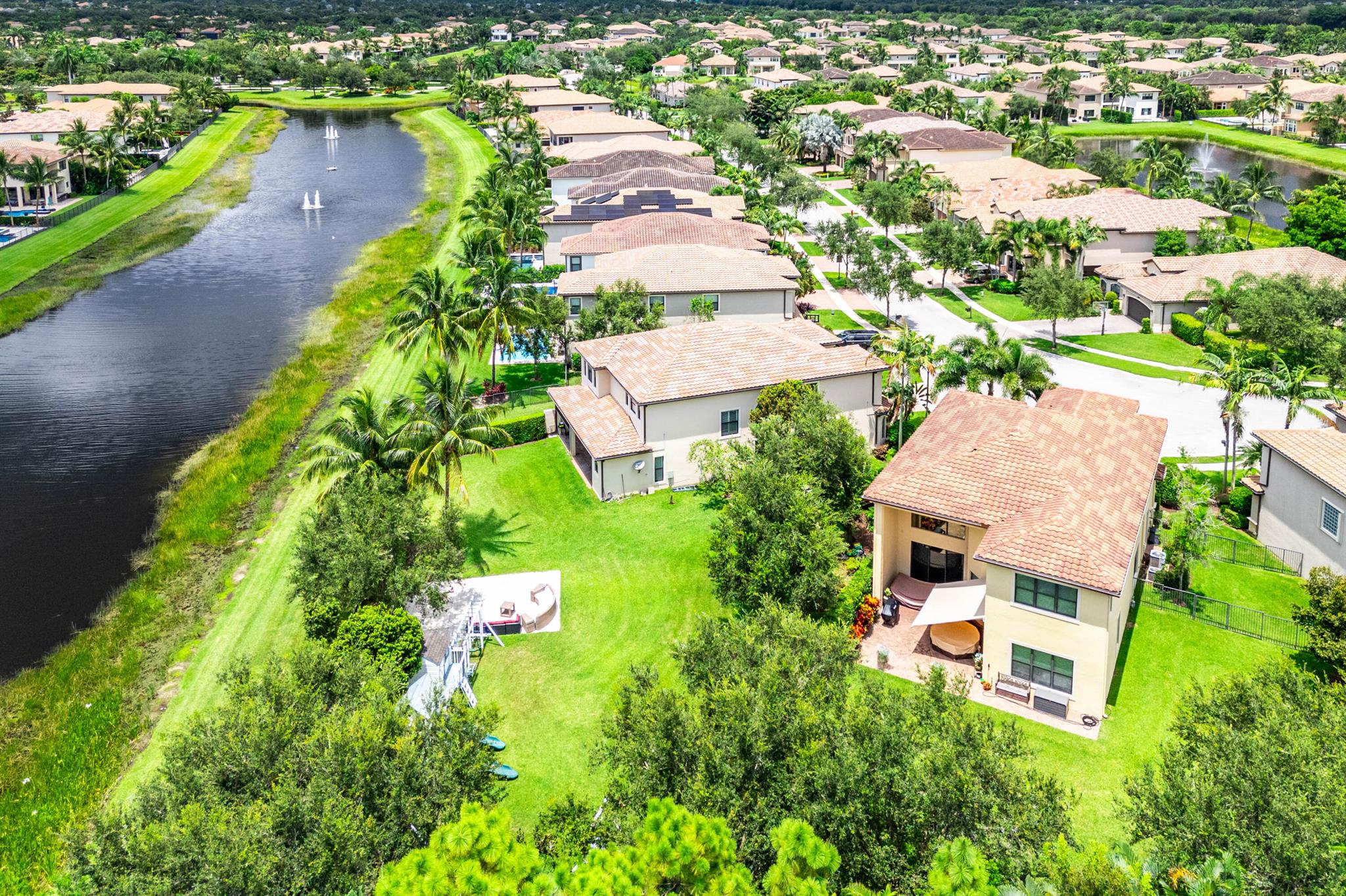 16849 Bridge Crossing Circle