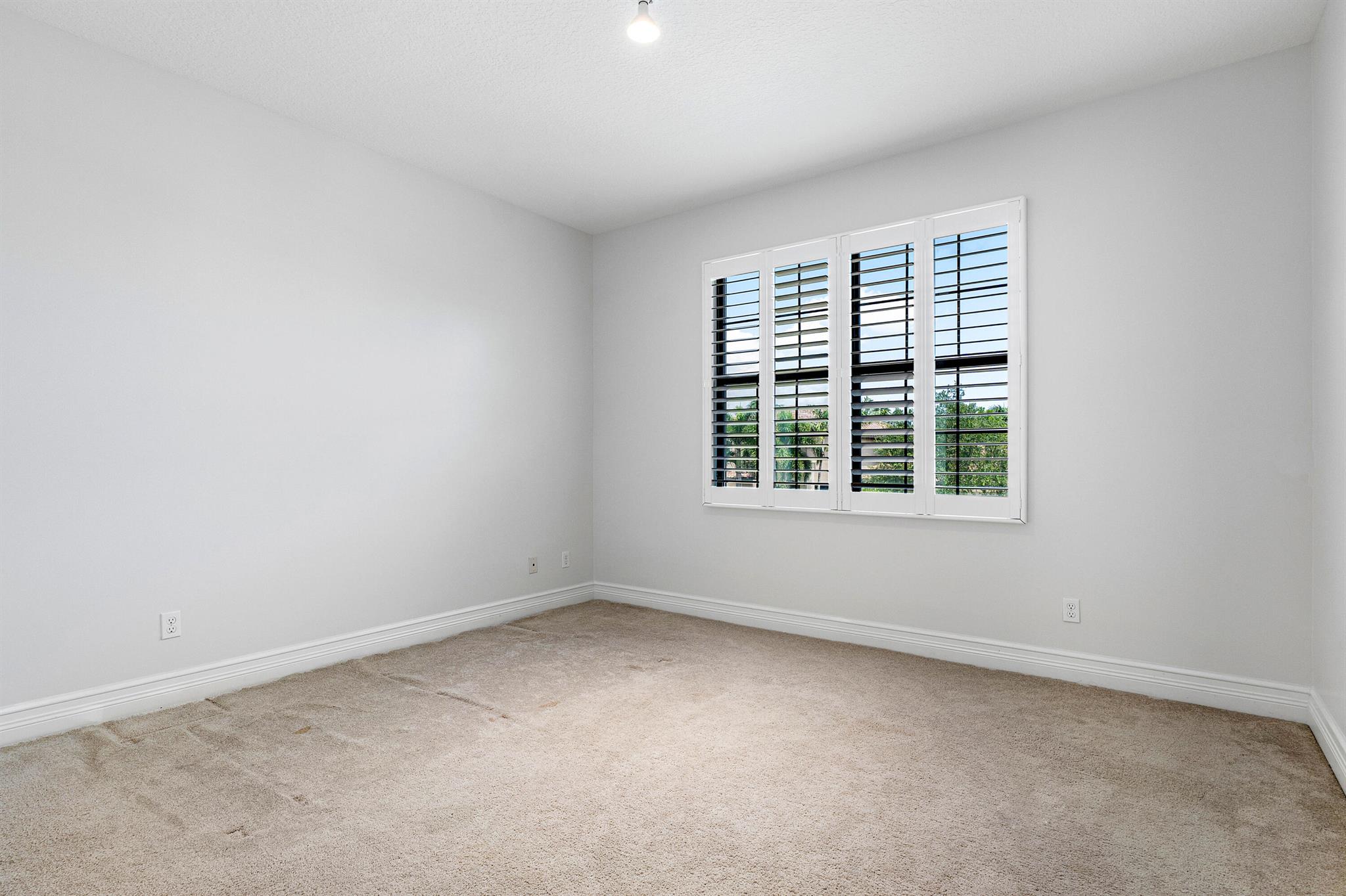 16849 Bridge Crossing Circle