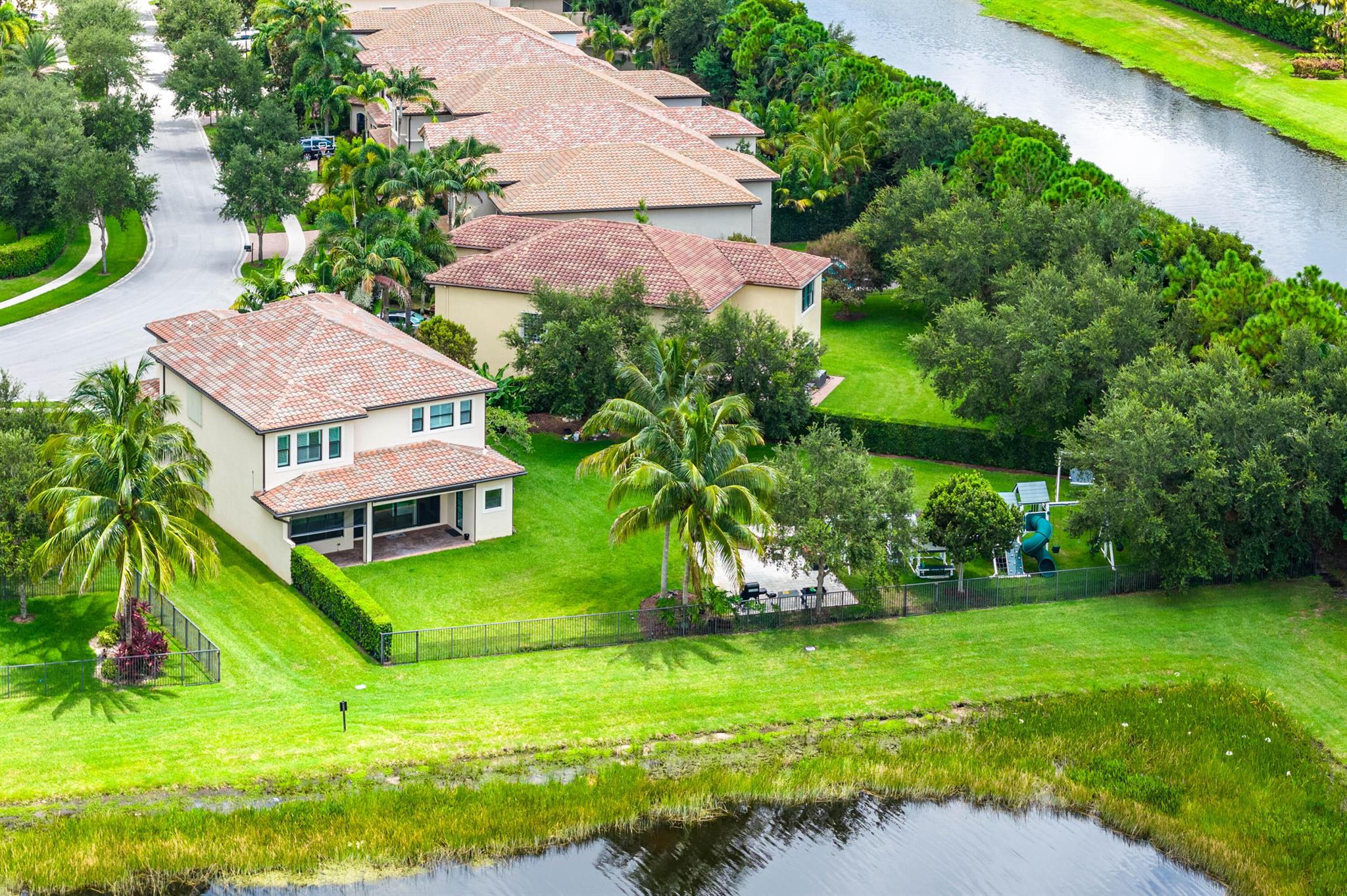 16849 Bridge Crossing Circle