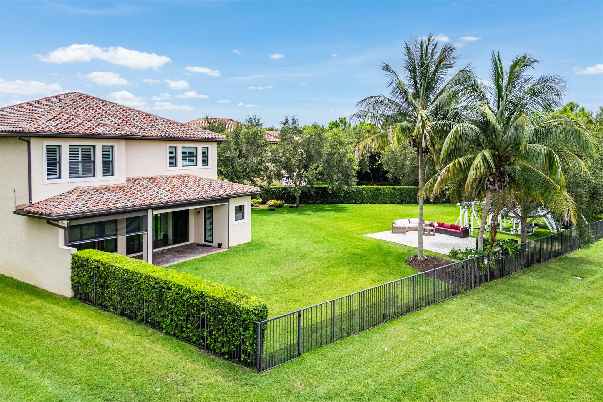 16849 Bridge Crossing Circle