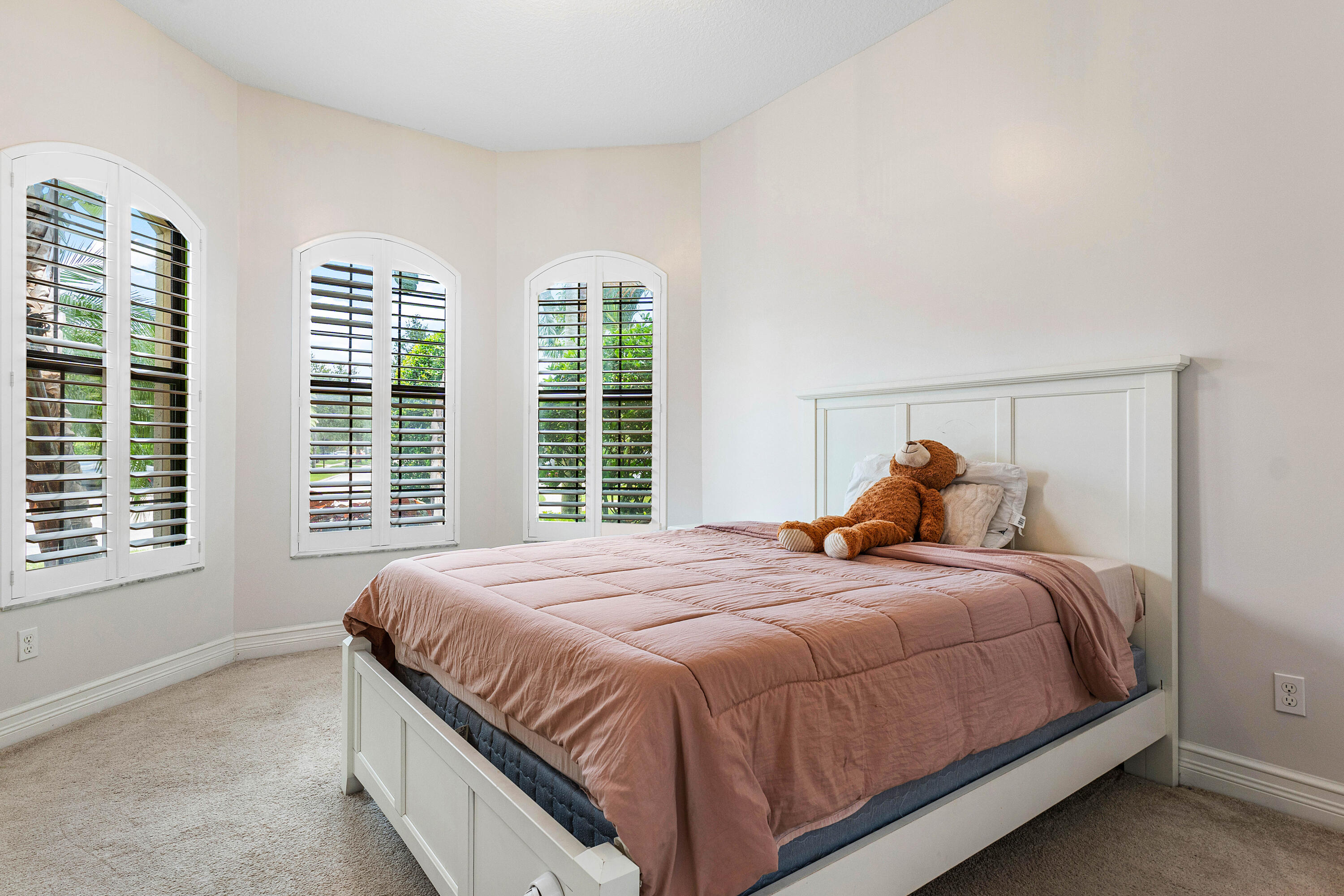 16849 Bridge Crossing Circle