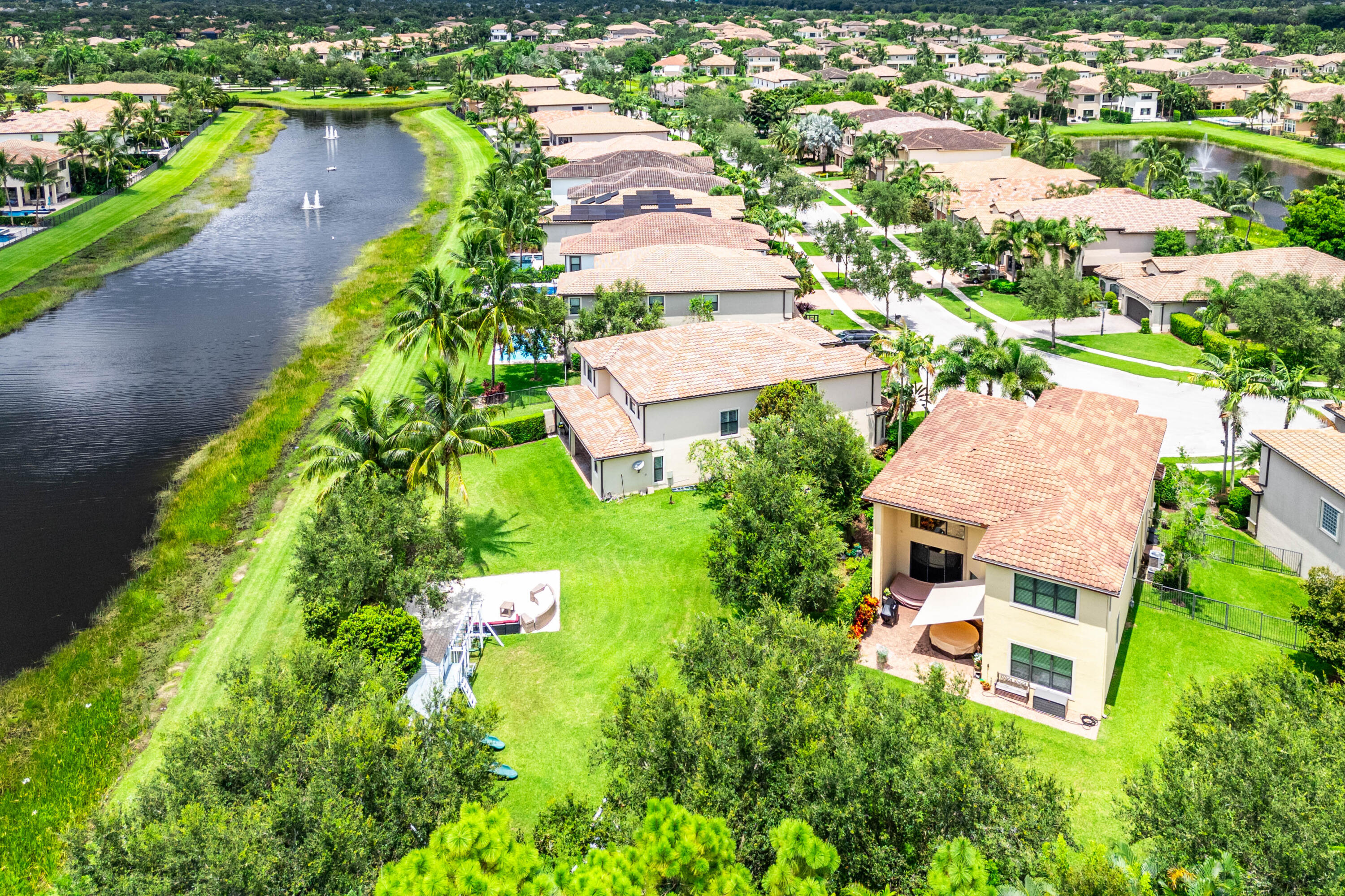 16849 Bridge Crossing Circle