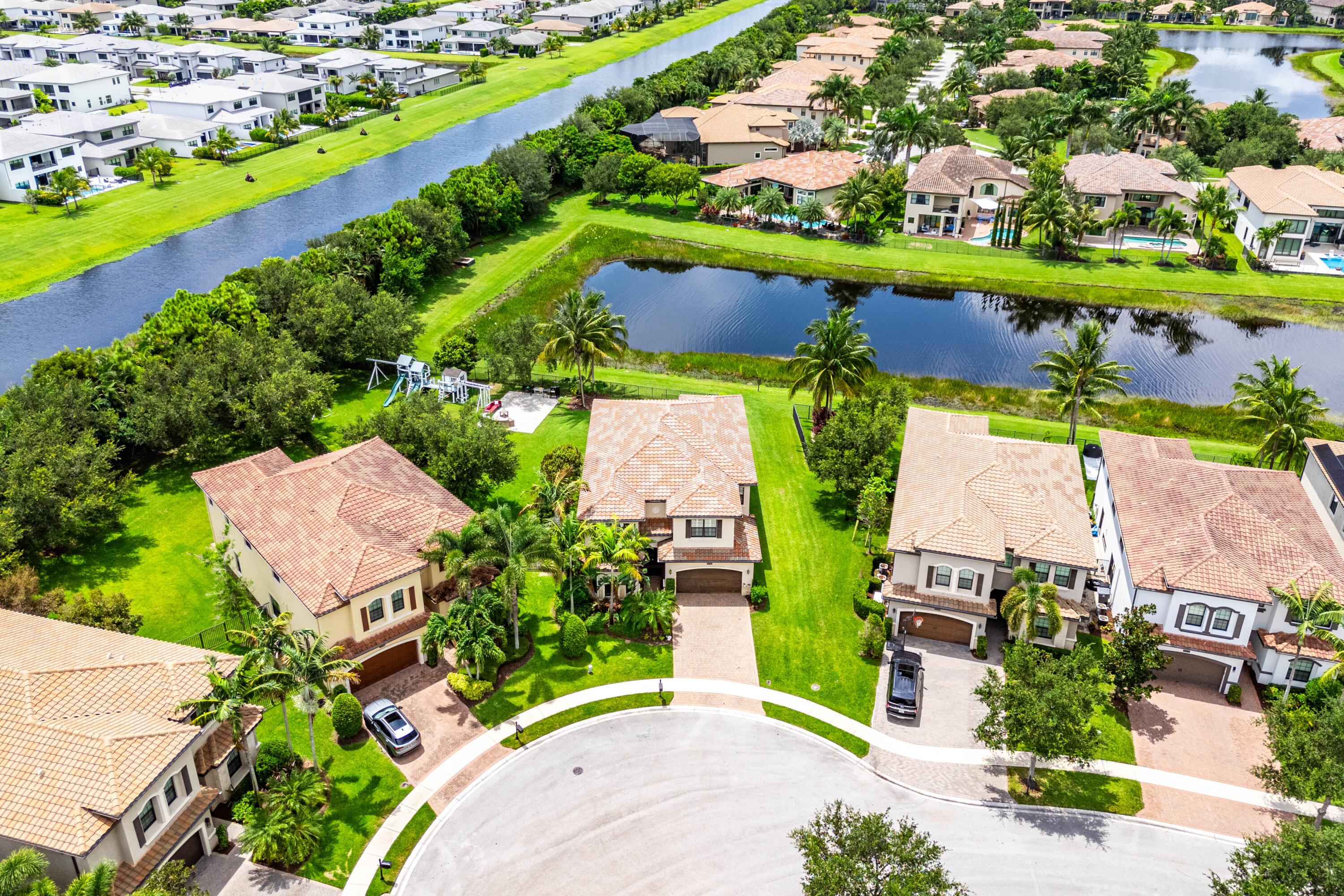 16849 Bridge Crossing Circle