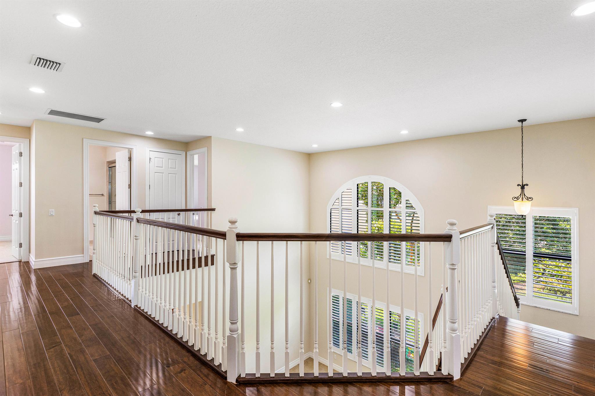 16849 Bridge Crossing Circle