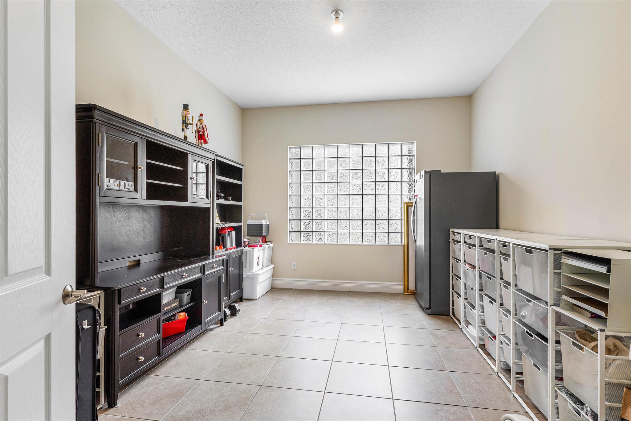 16849 Bridge Crossing Circle