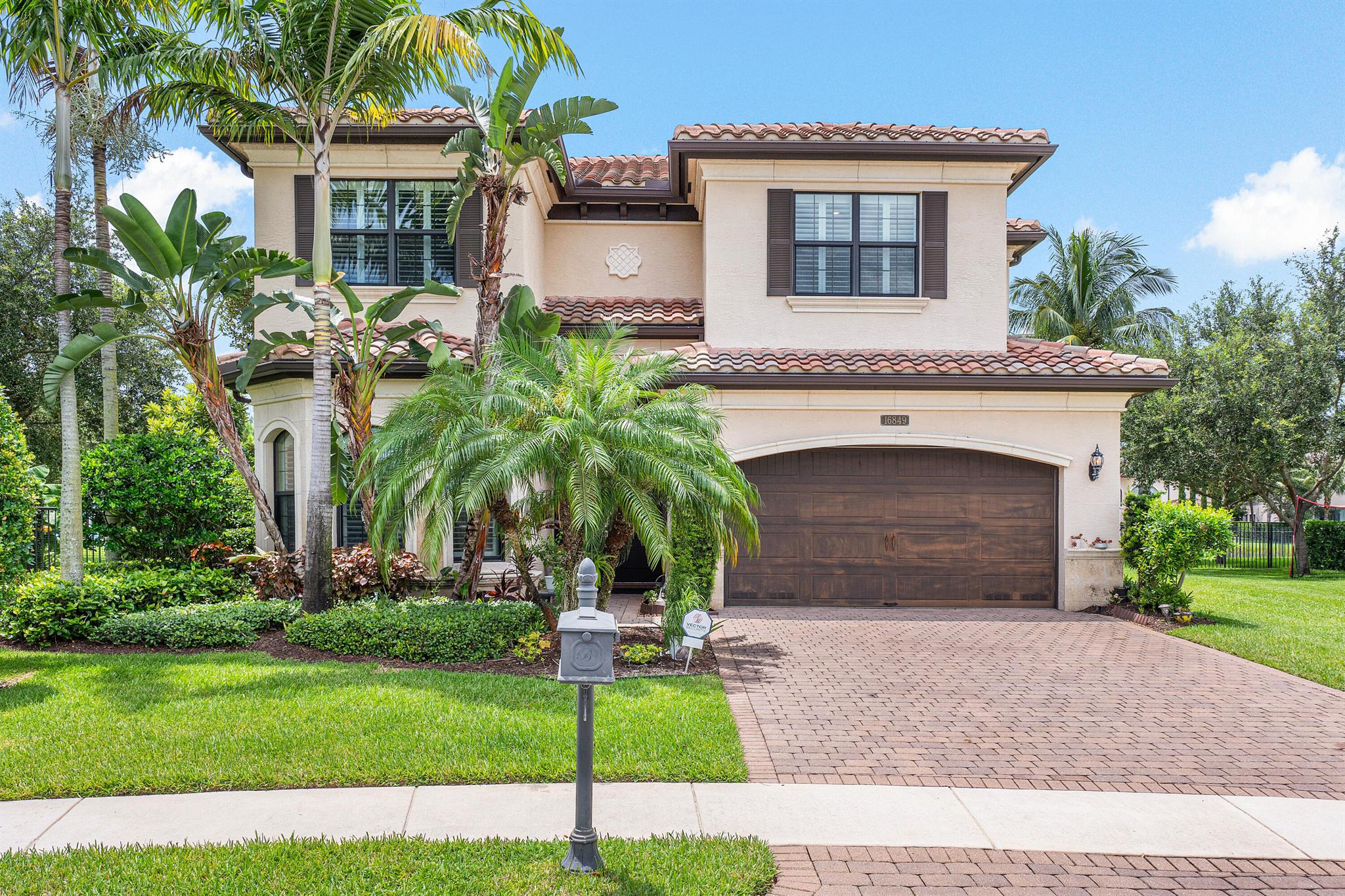 16849 Bridge Crossing Circle