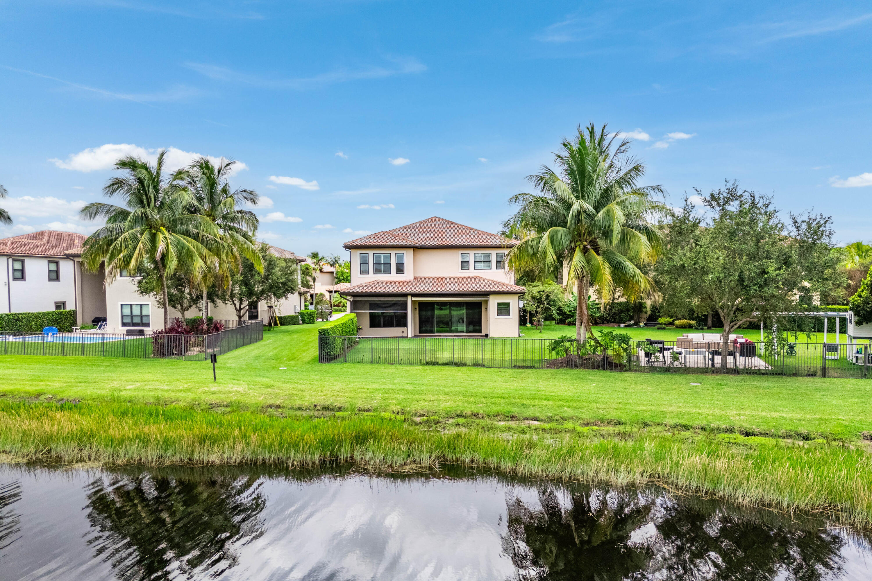 16849 Bridge Crossing Circle