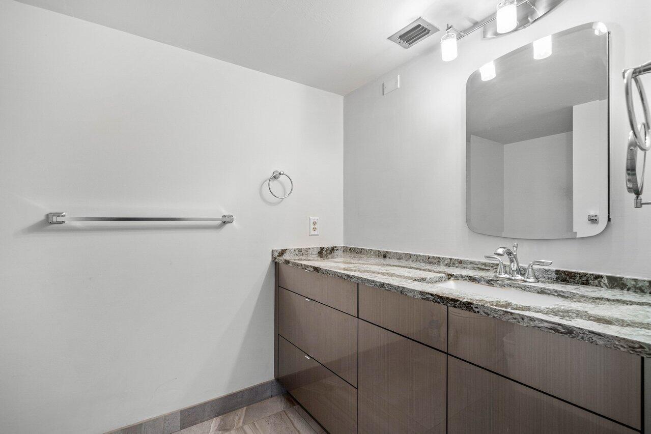 5380 N Ocean Drive 5g
