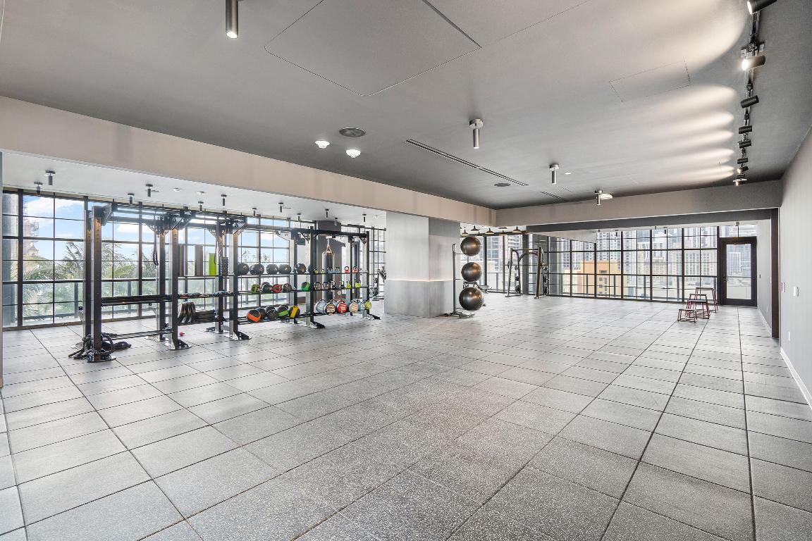 601 NE 1st Avenue 2707