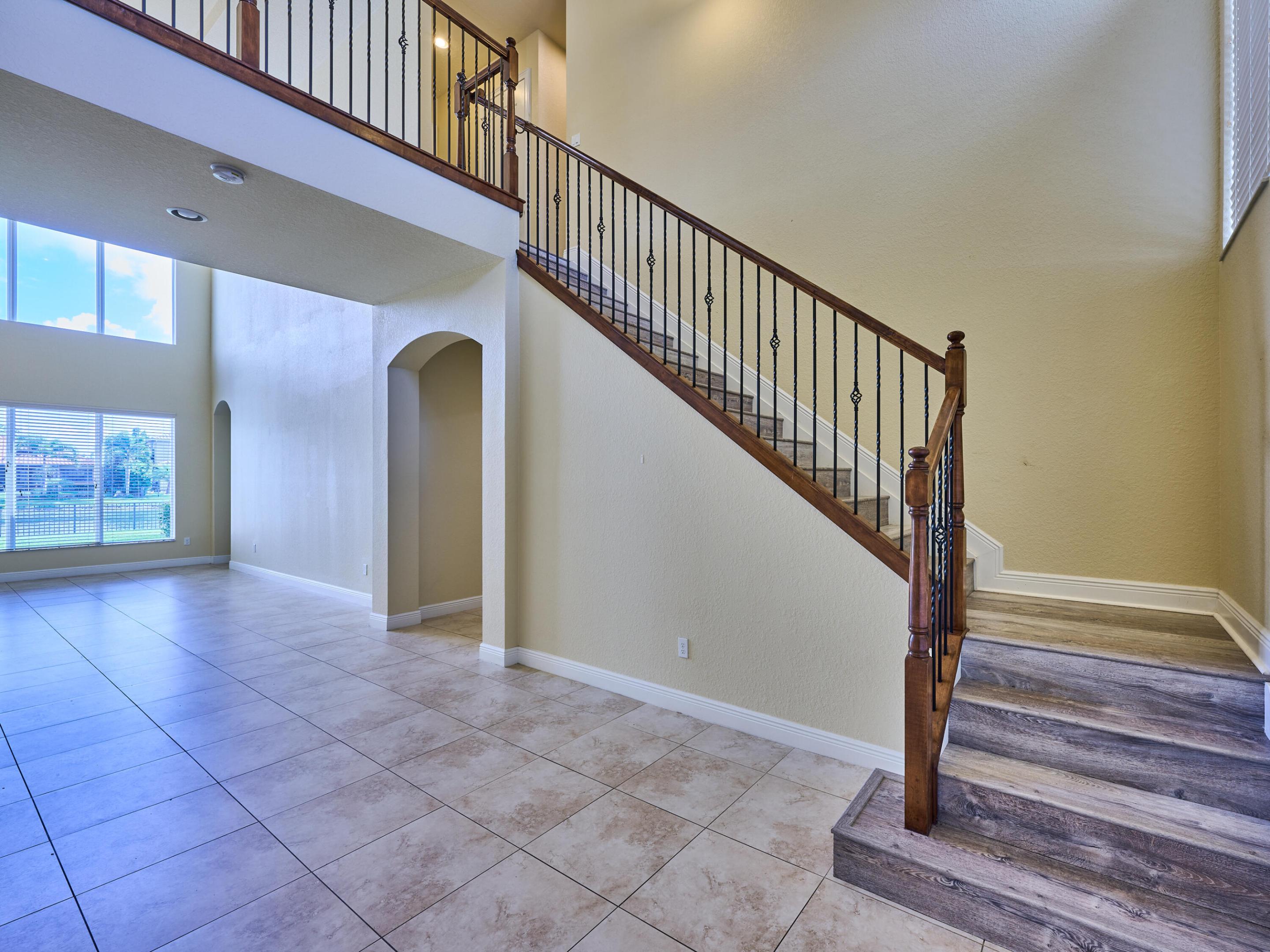 8860 Lakeview Drive