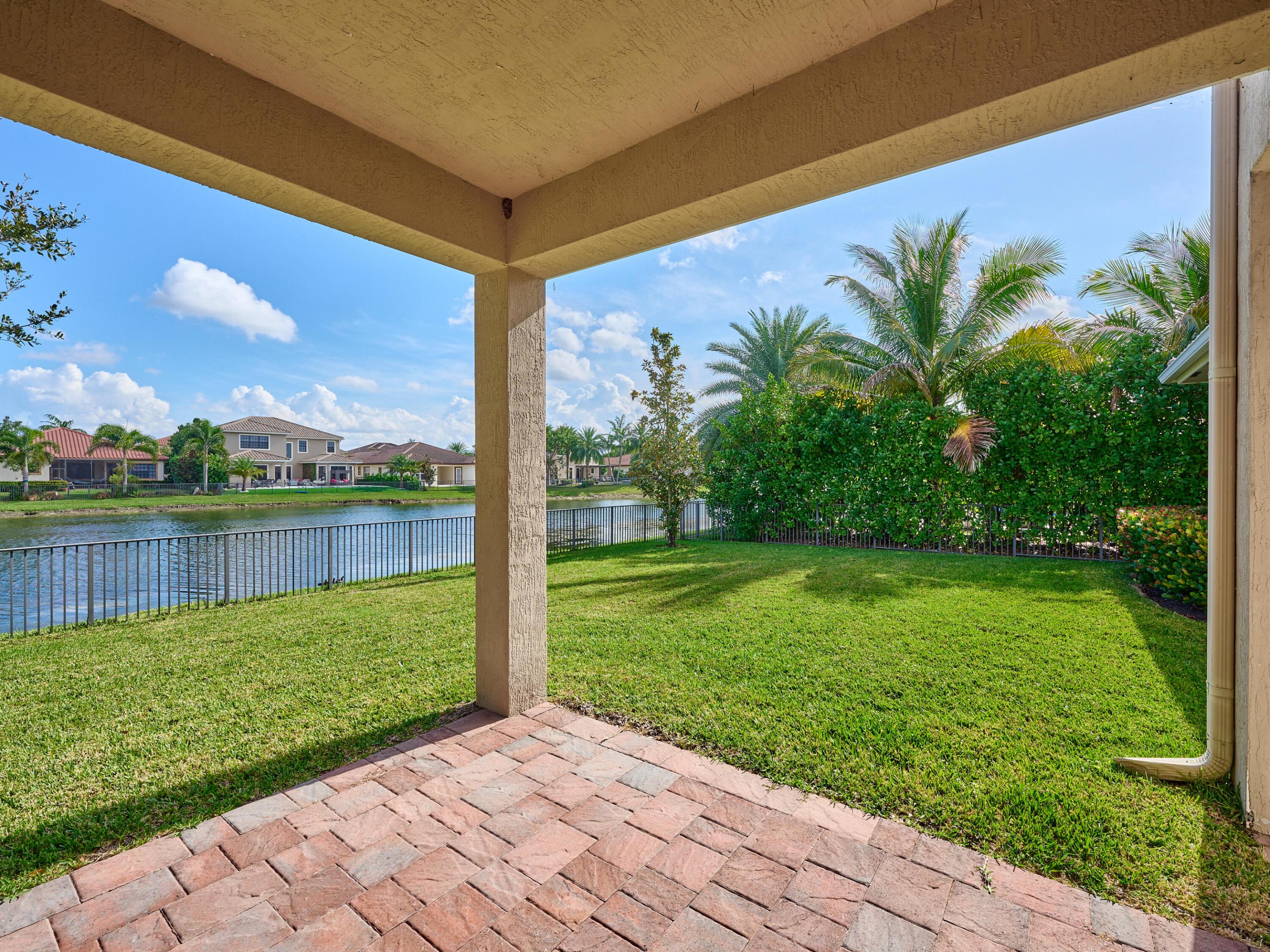 8860 Lakeview Drive