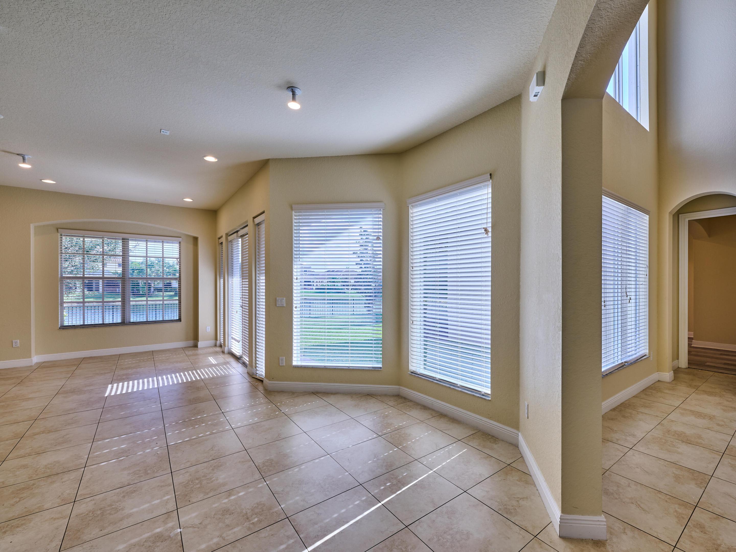 8860 Lakeview Drive
