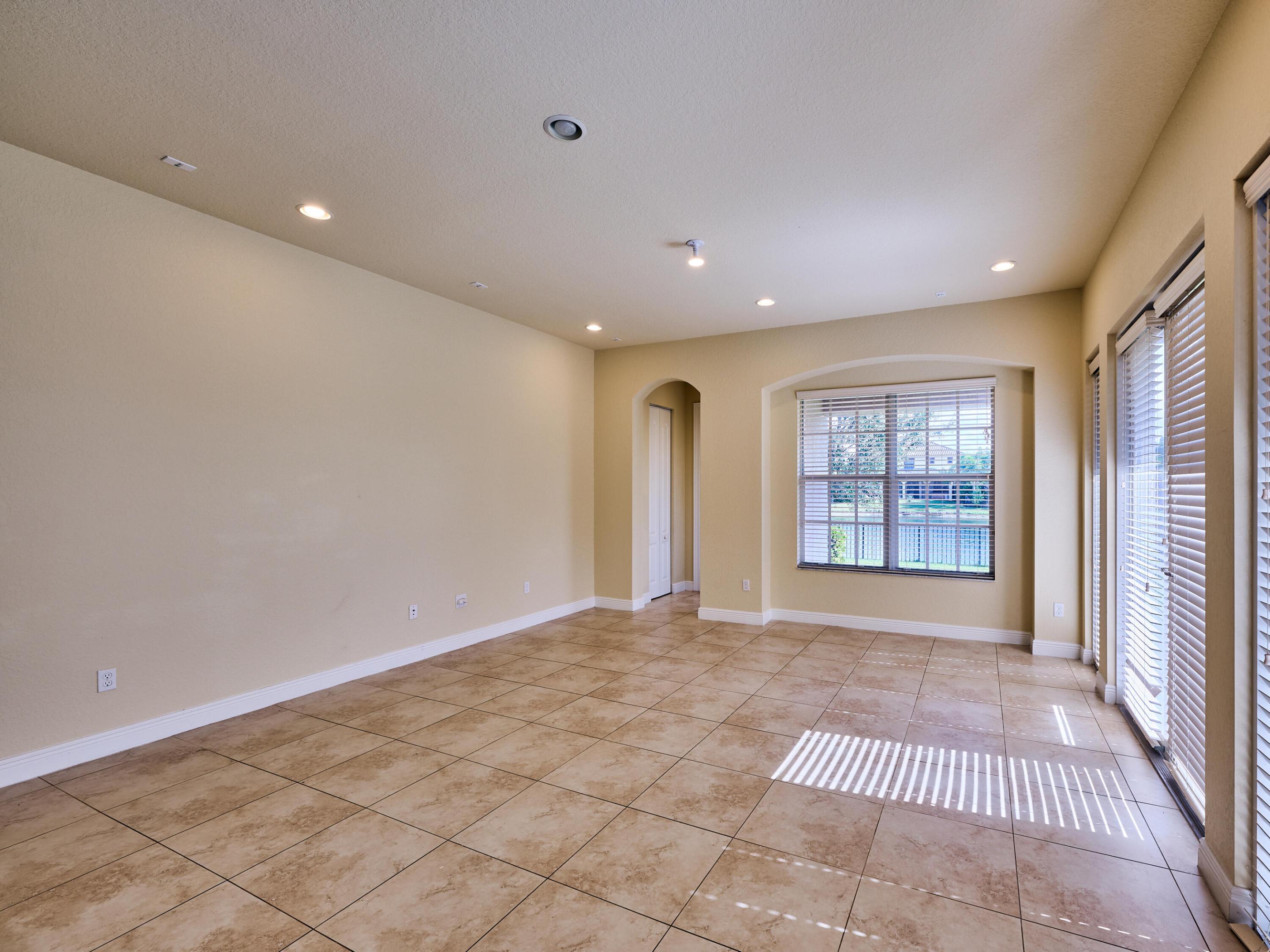8860 Lakeview Drive