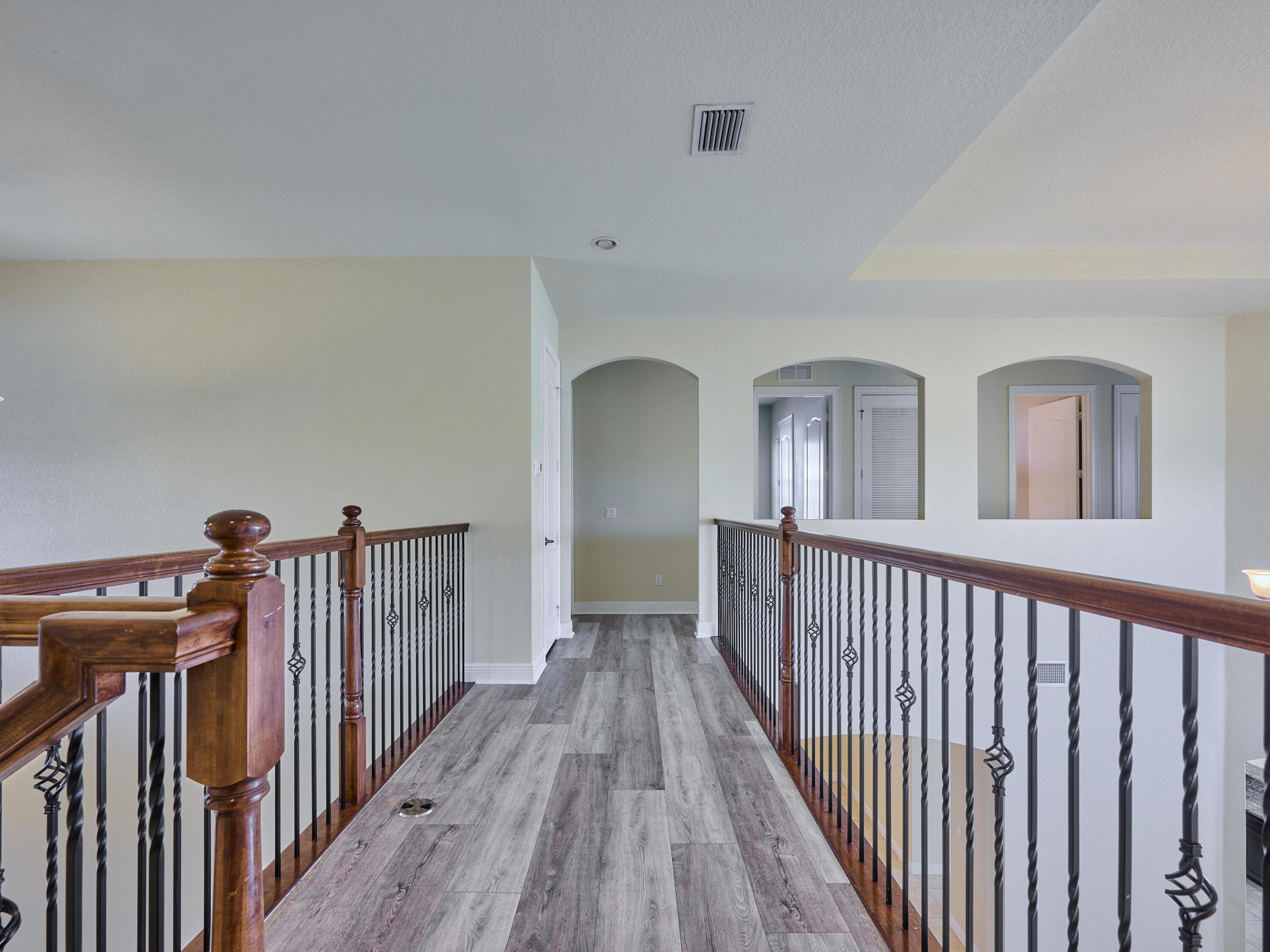 8860 Lakeview Drive