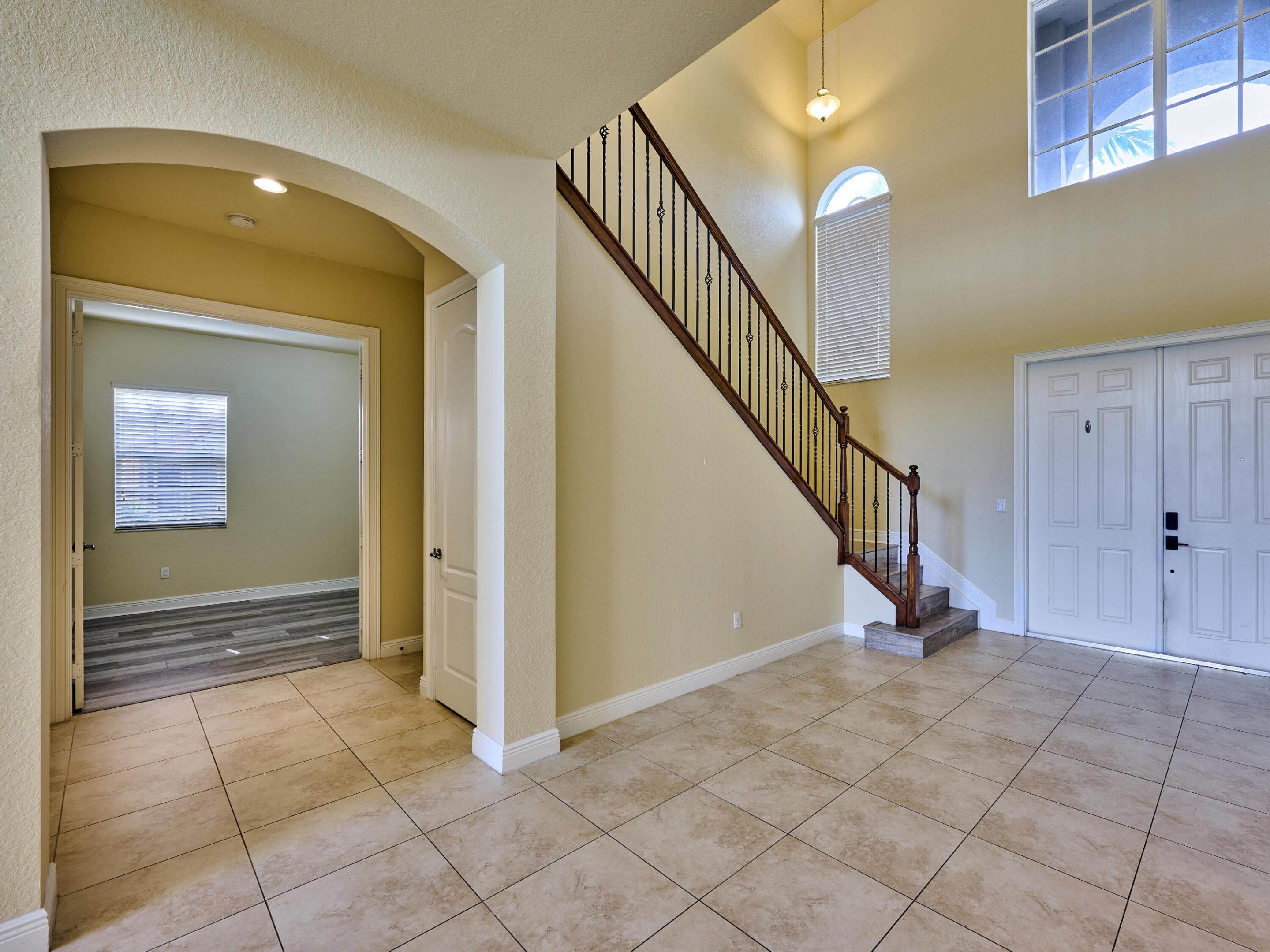 8860 Lakeview Drive