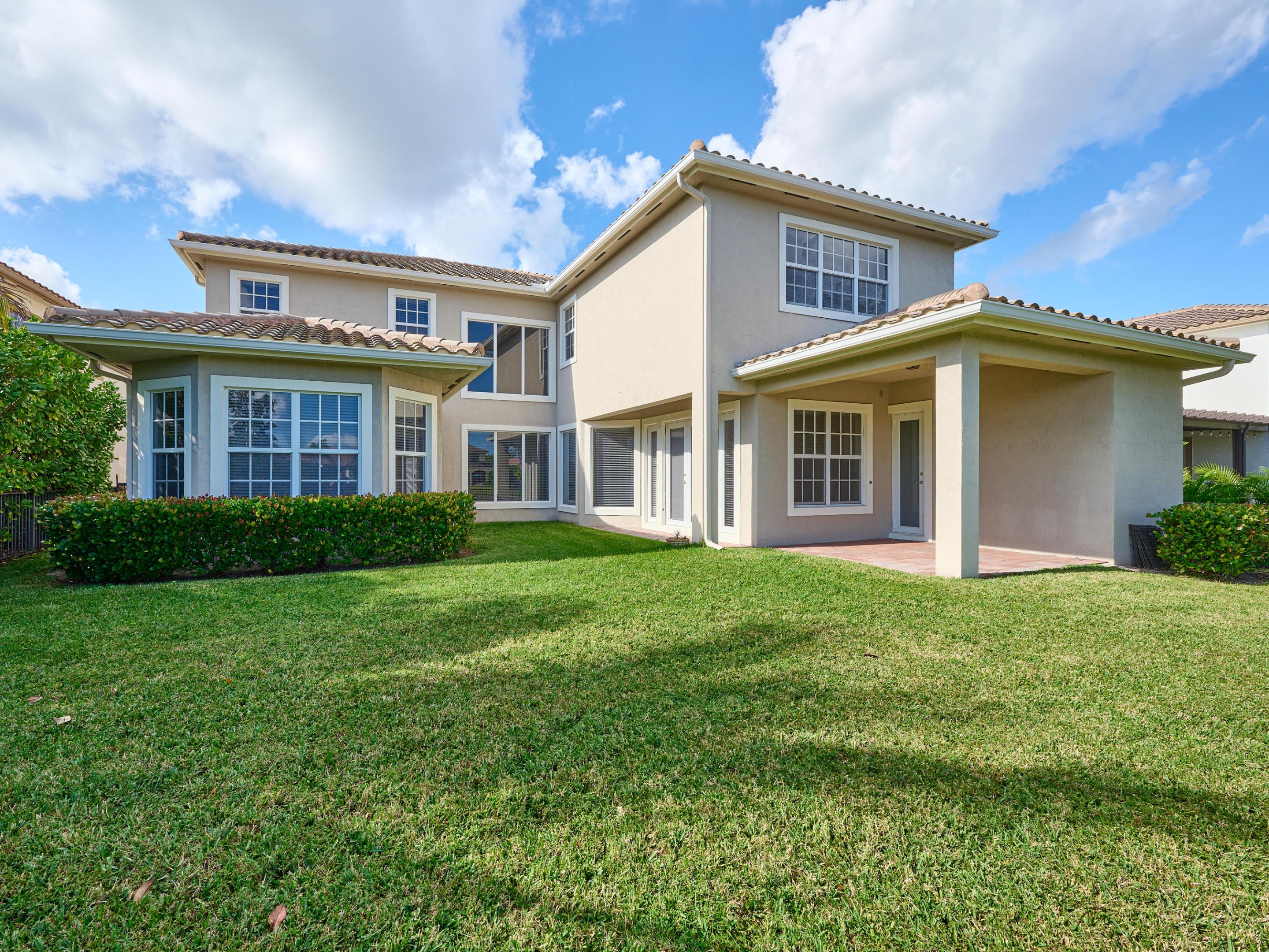 8860 Lakeview Drive