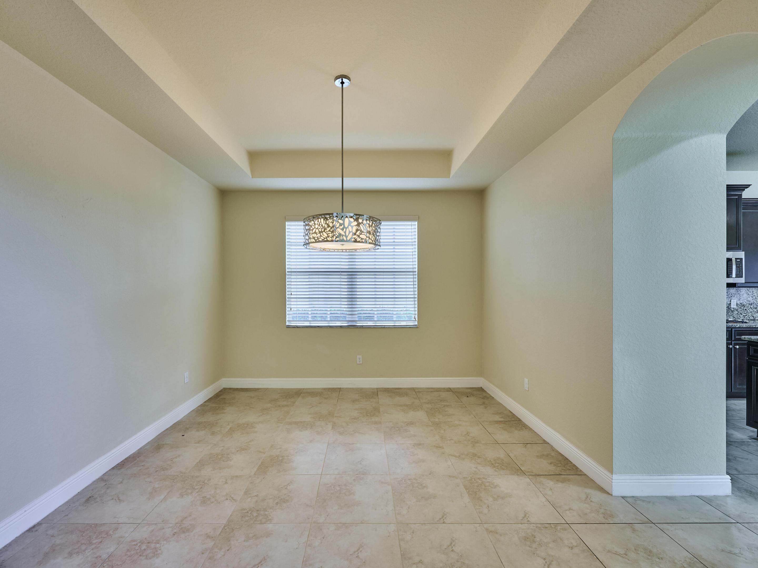 8860 Lakeview Drive