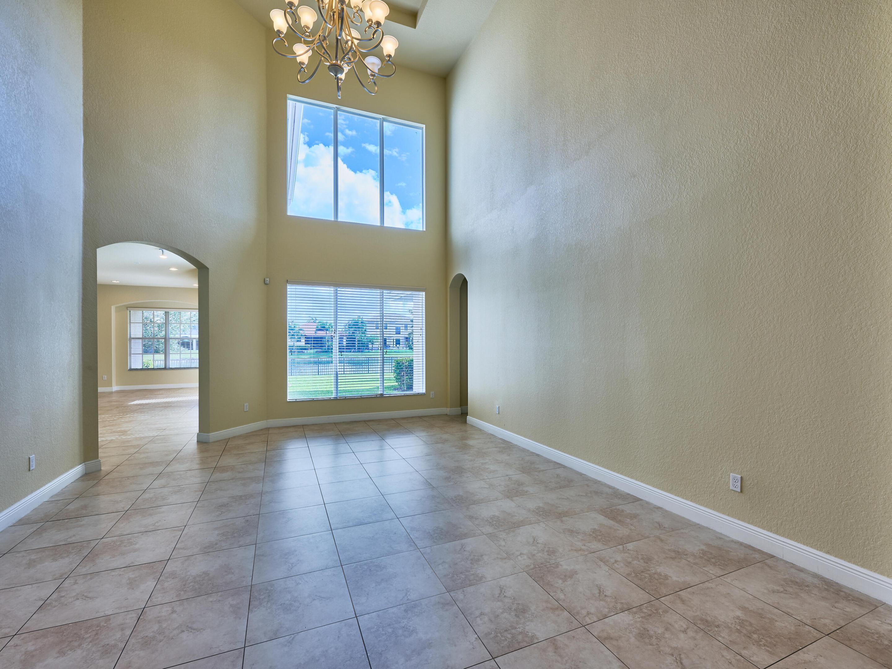 8860 Lakeview Drive