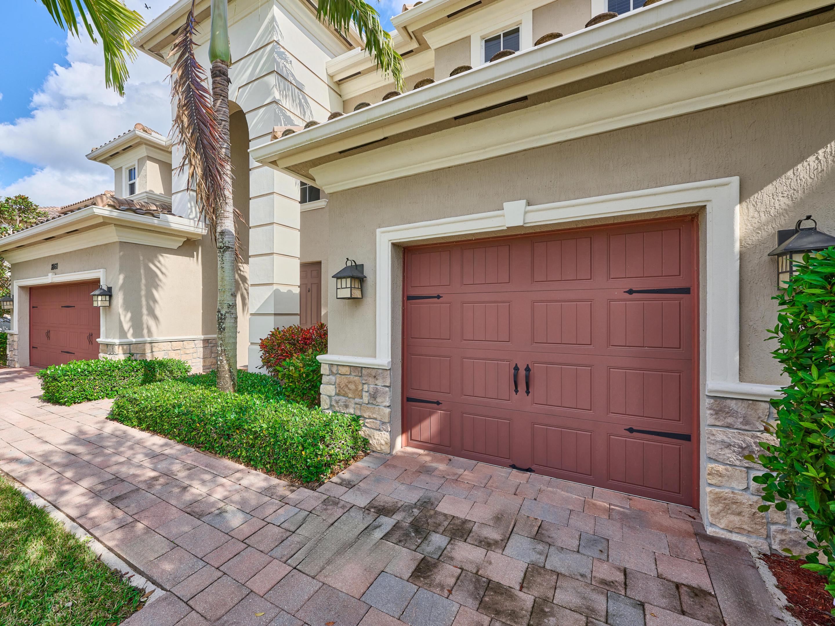 8860 Lakeview Drive